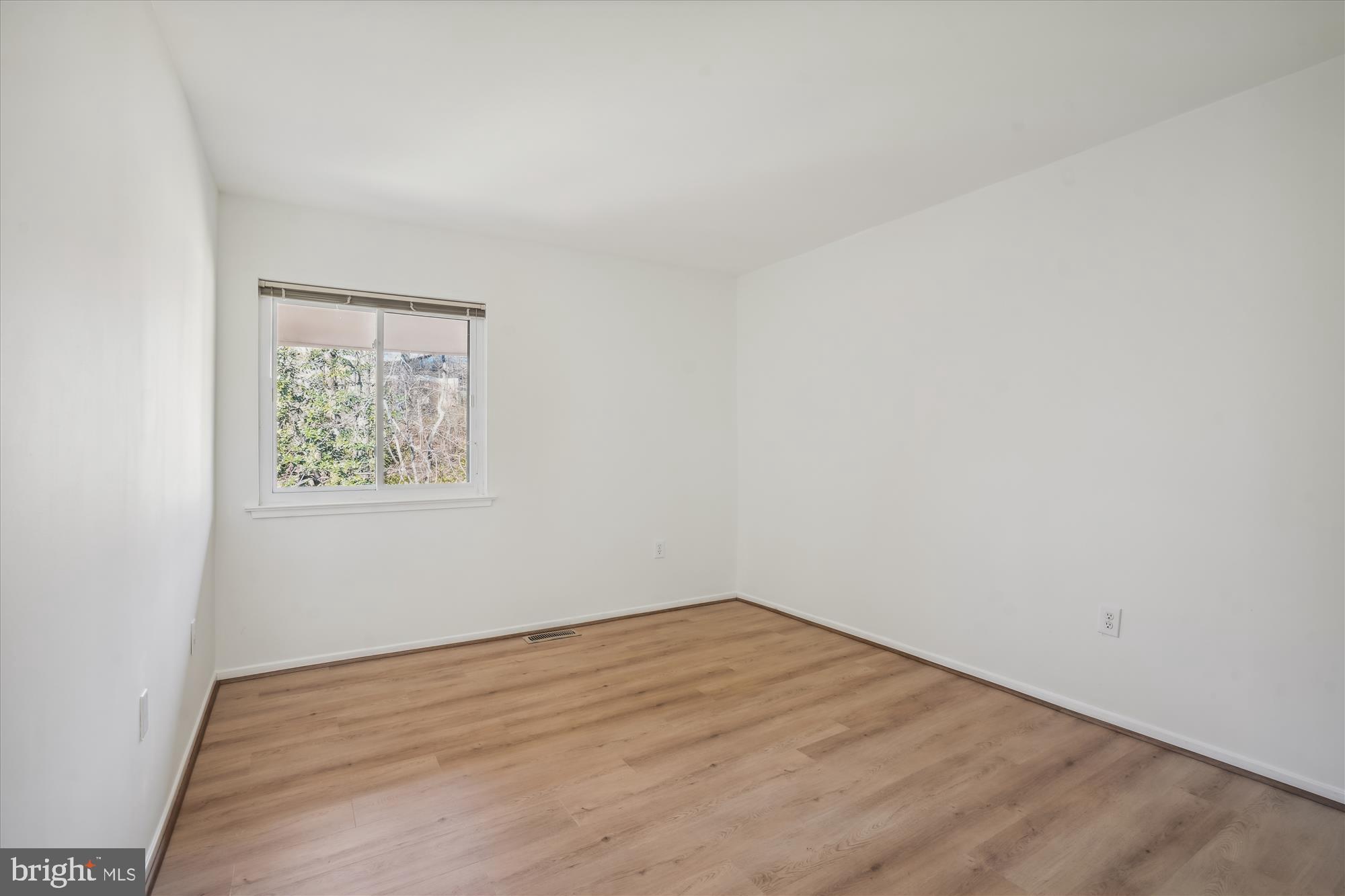 RESTON - Residential Lease