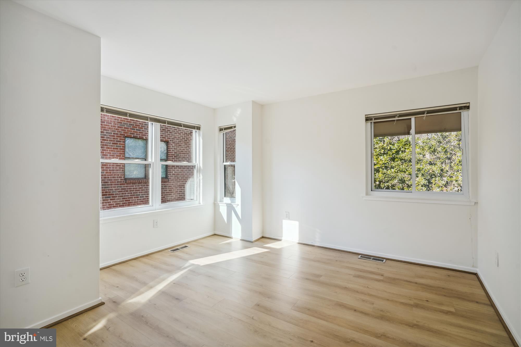 RESTON - Residential Lease