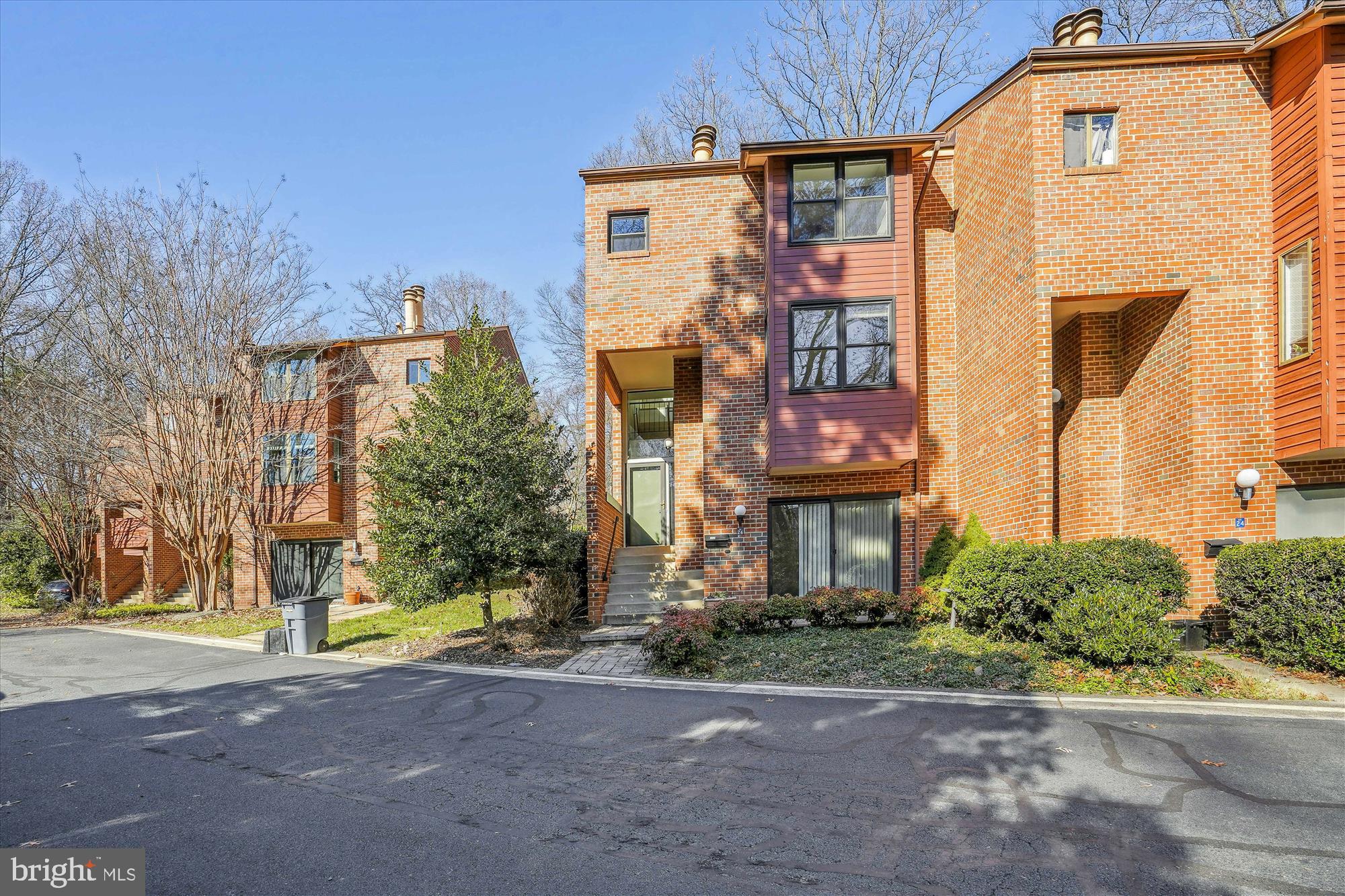 RESTON - Residential Lease