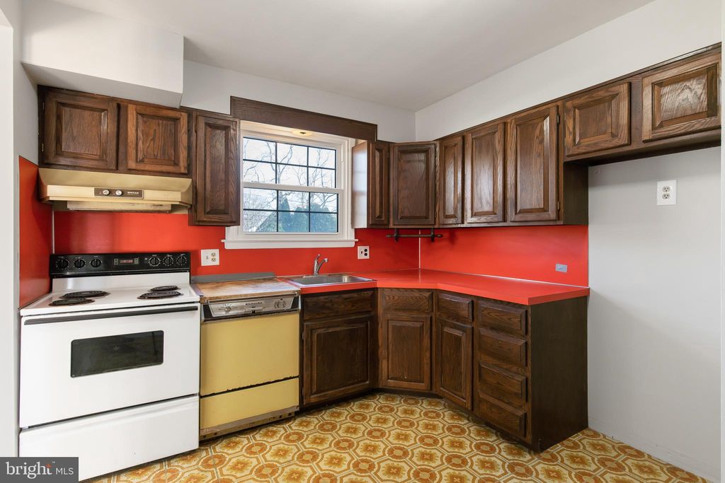 Photo of 31 FRESH MEADOW DR, LANCASTER, PA 17603 (MLS # PALA2031768)