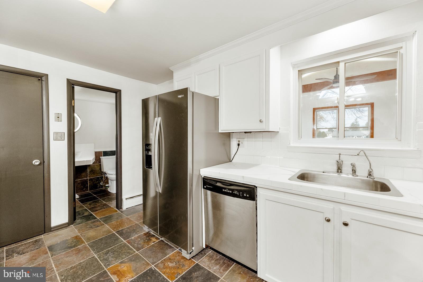 SPEEDWAY - Residential Lease