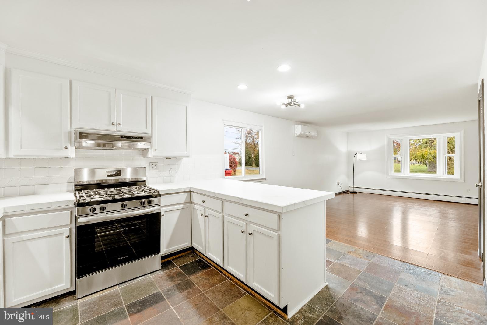 SPEEDWAY - Residential Lease