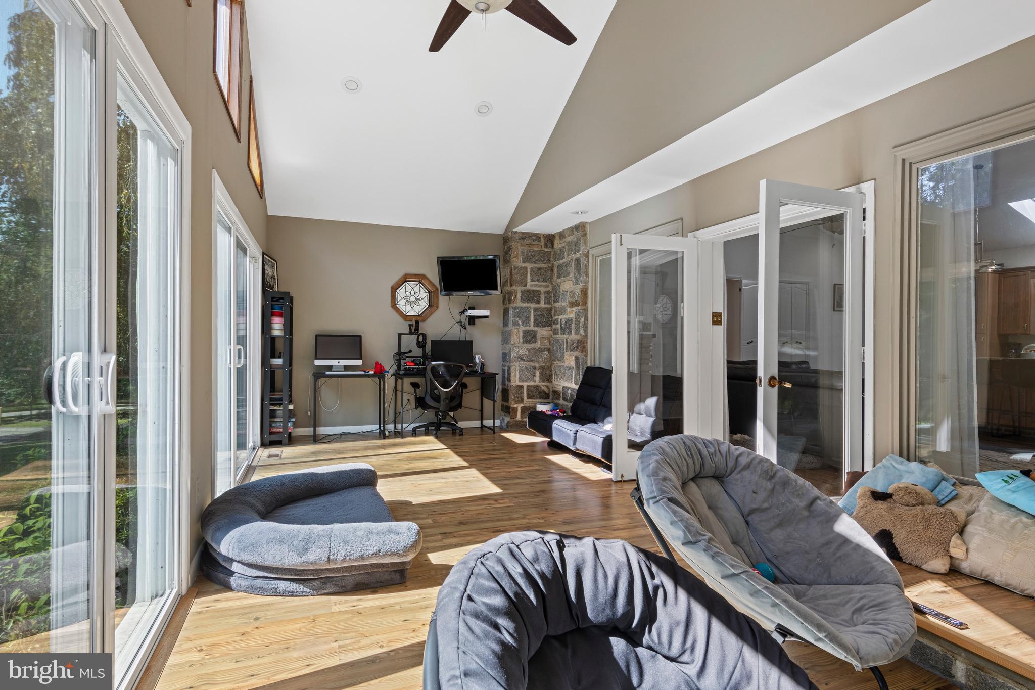 FOX VALLEY - Residential