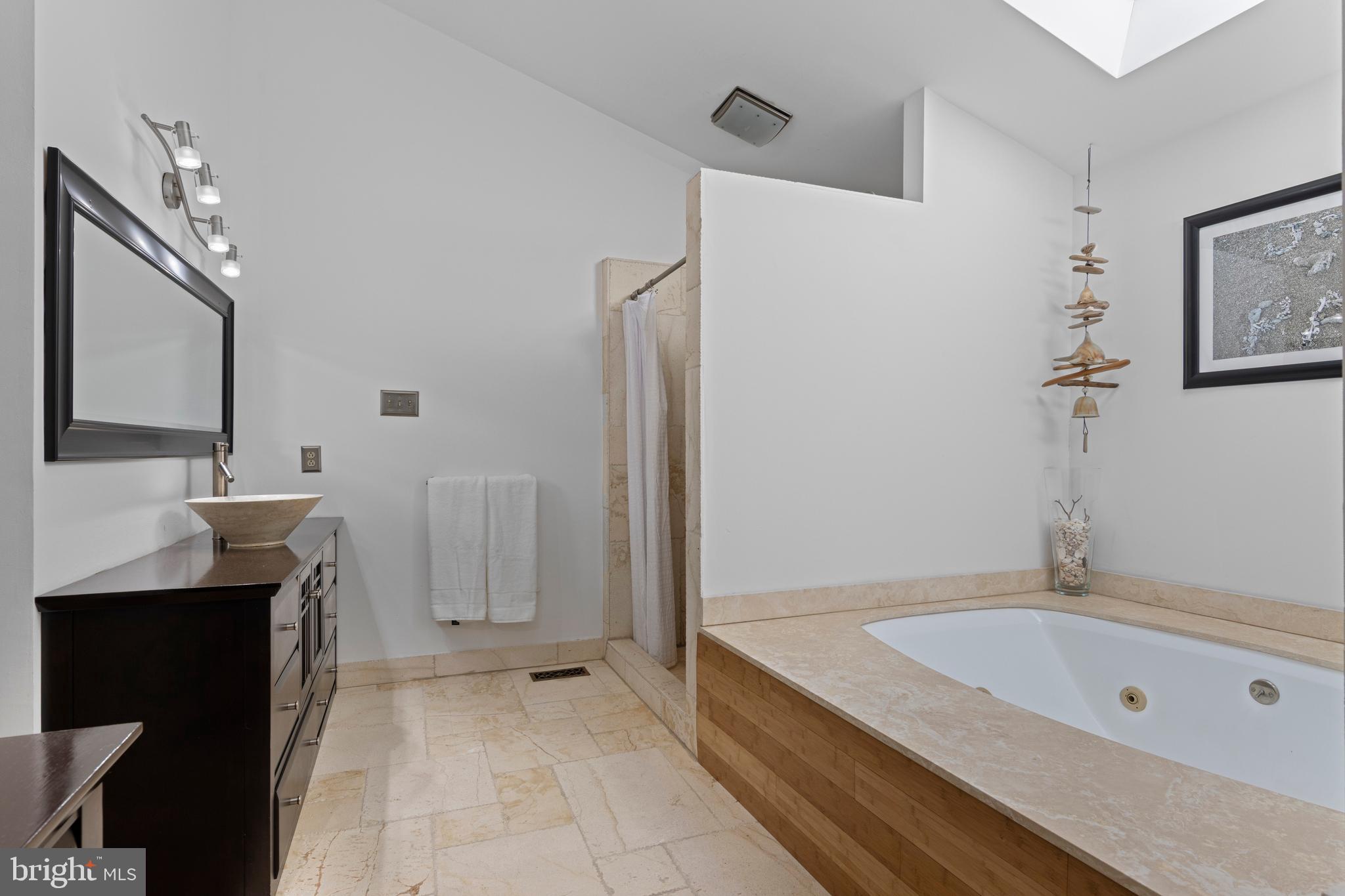 FOX VALLEY - Residential