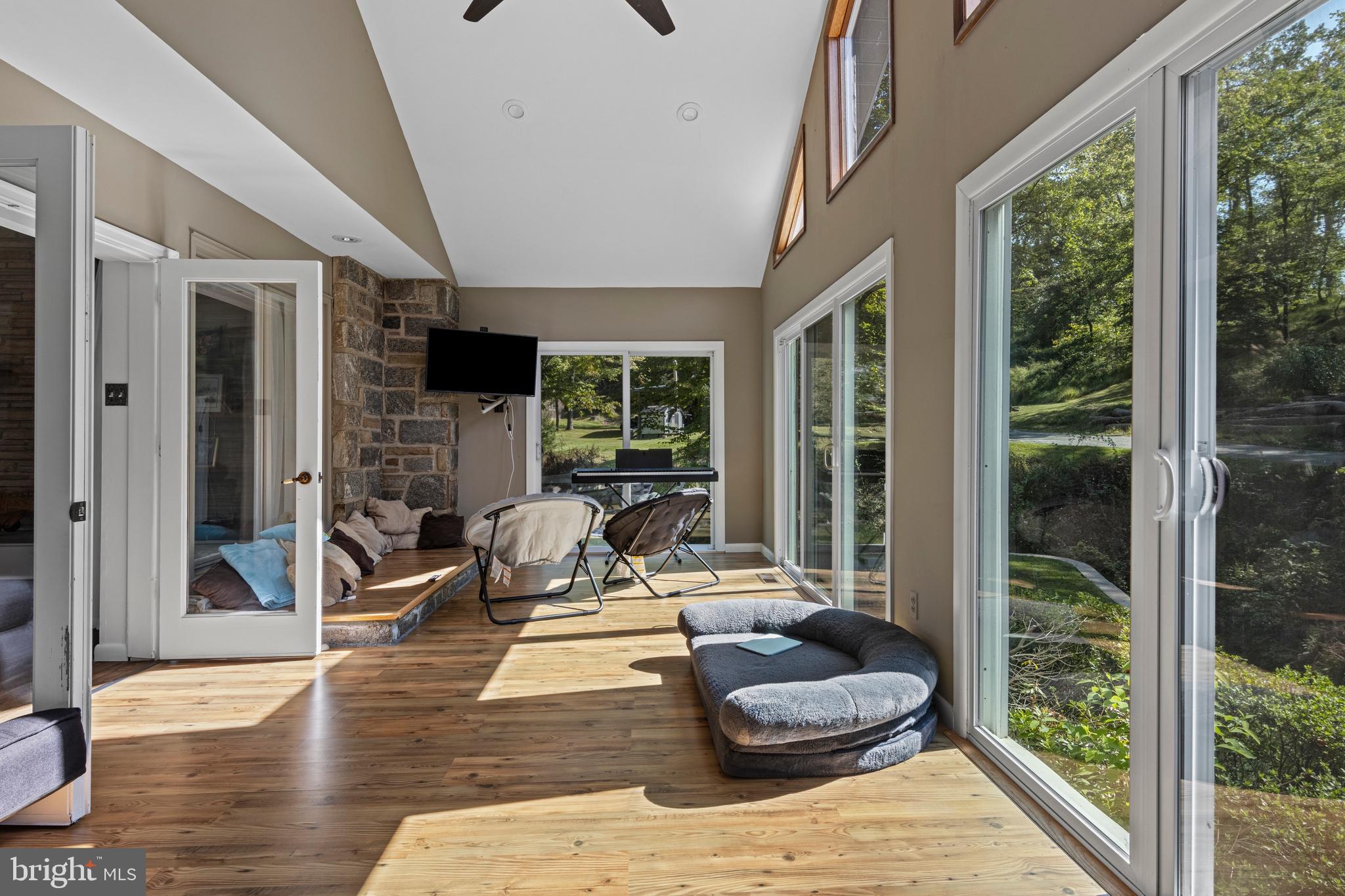 FOX VALLEY - Residential