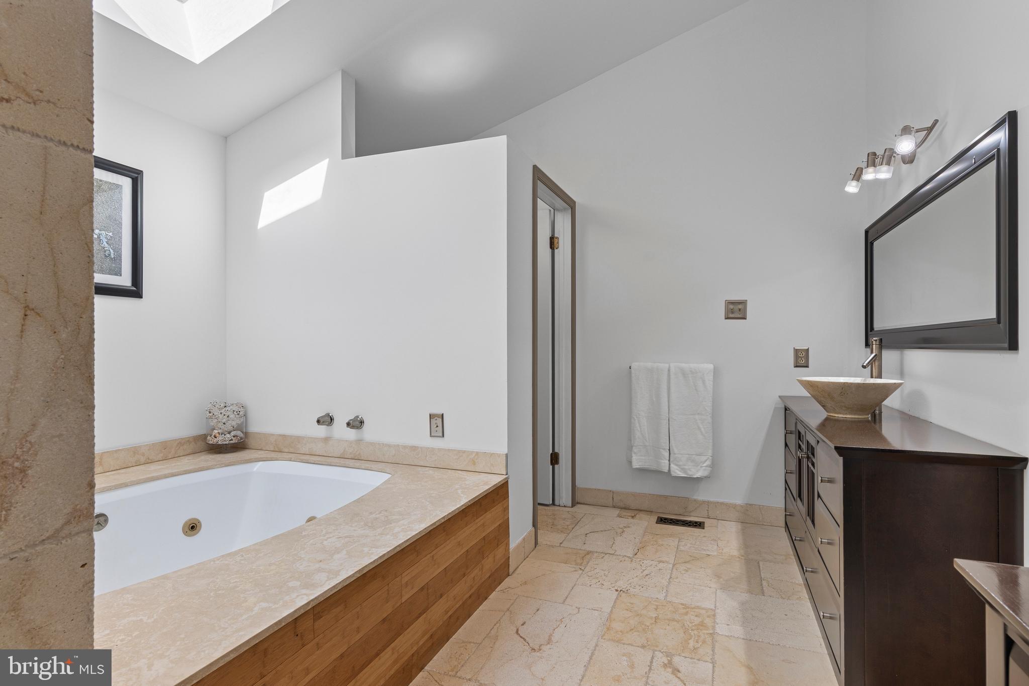 FOX VALLEY - Residential