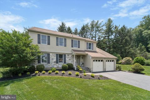 10 HYLLWYND COURT WEST CHESTER PA 19382