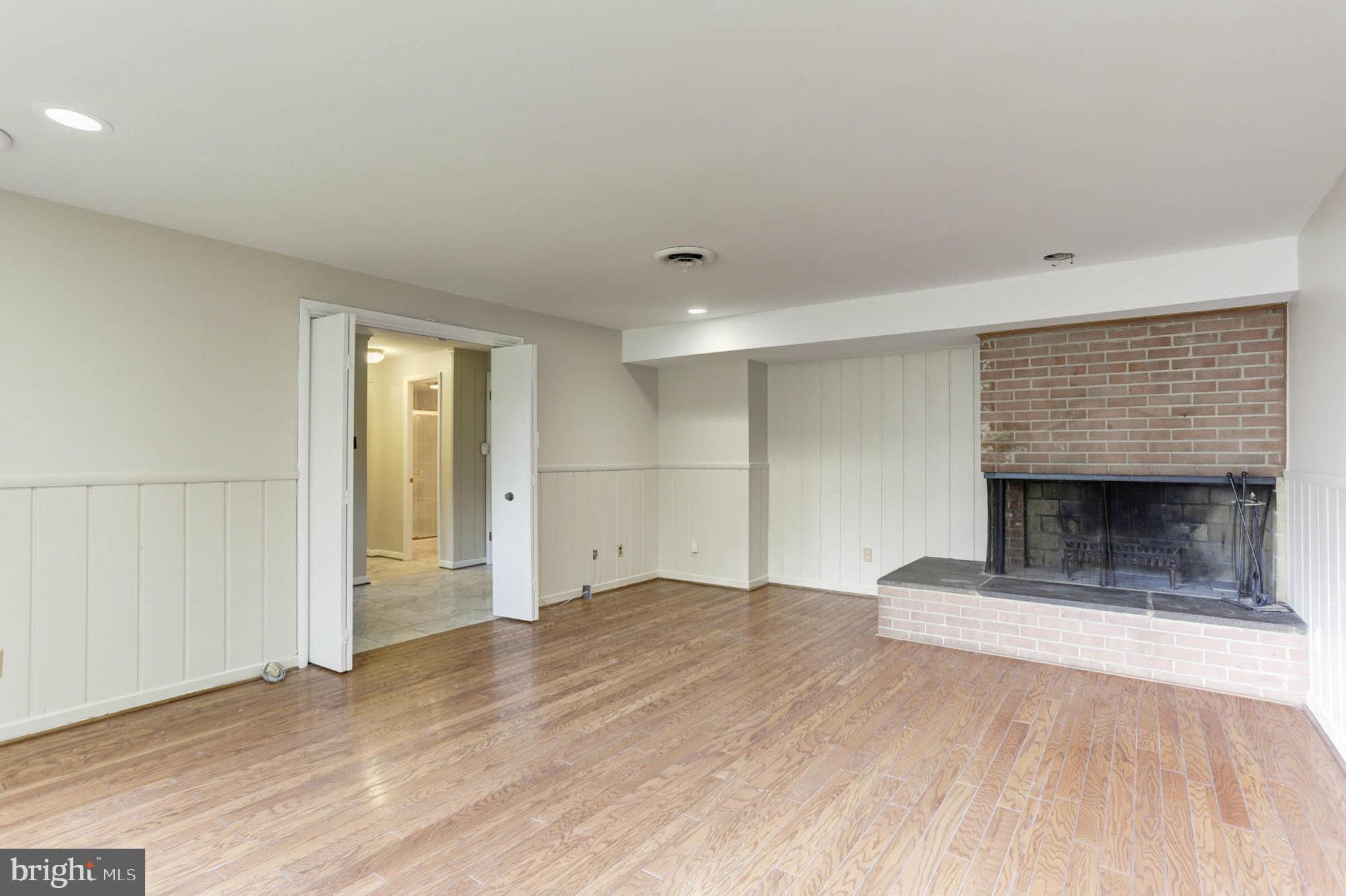 COUNTRY CLUB FOREST - Residential