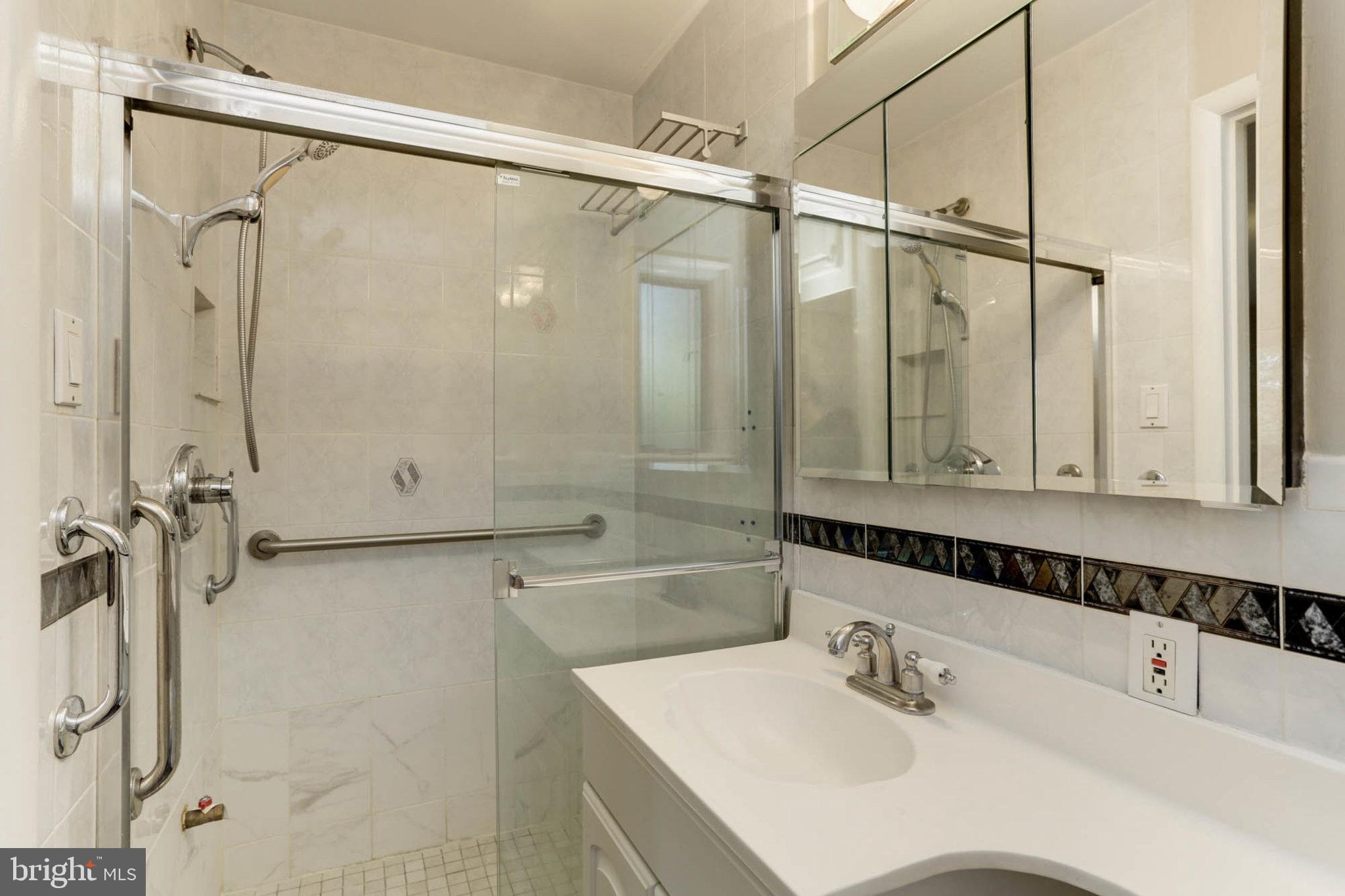 COUNTRY CLUB FOREST - Residential