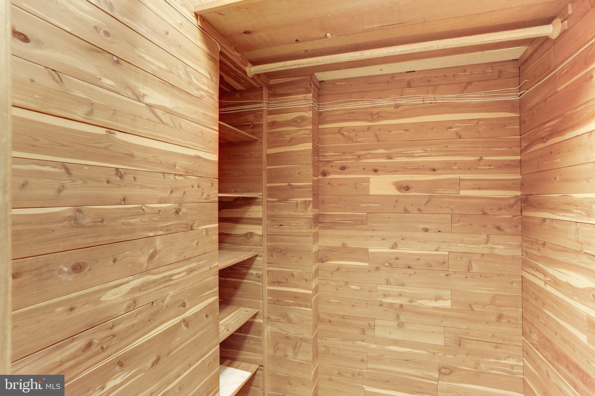 COUNTRY CLUB FOREST - Residential