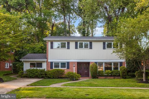 Photo of 6207 Stardust Lane, Bethesda, MD 20817 (MLS # MDMC2143796)
