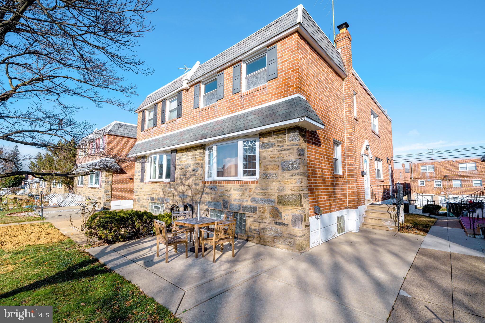 2923 TEESDALE STREET