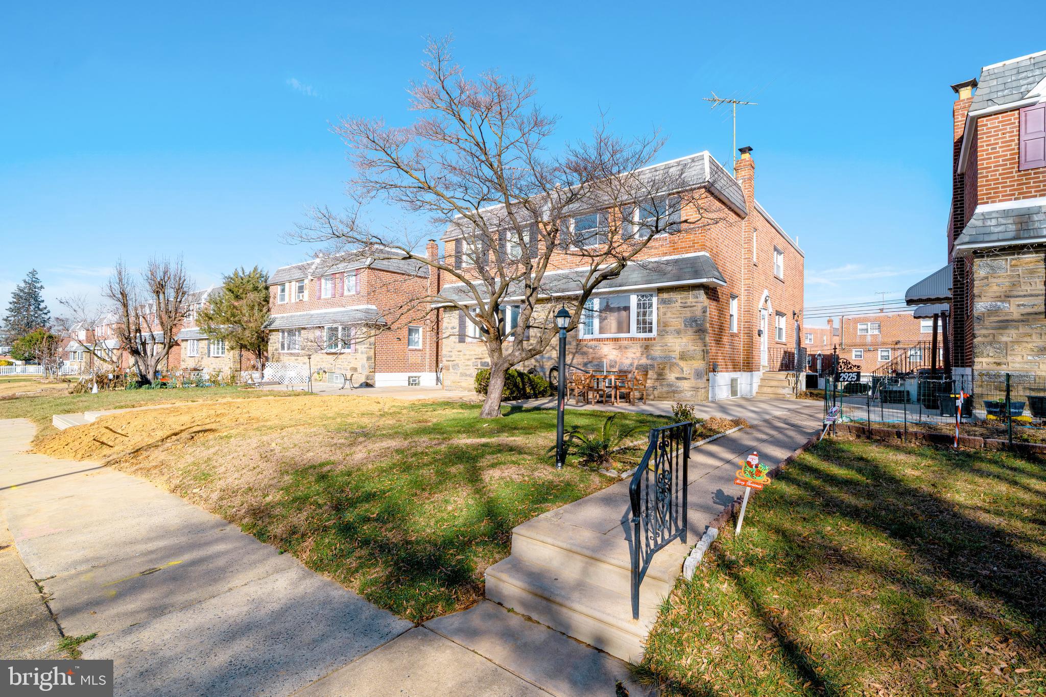 2923 TEESDALE STREET