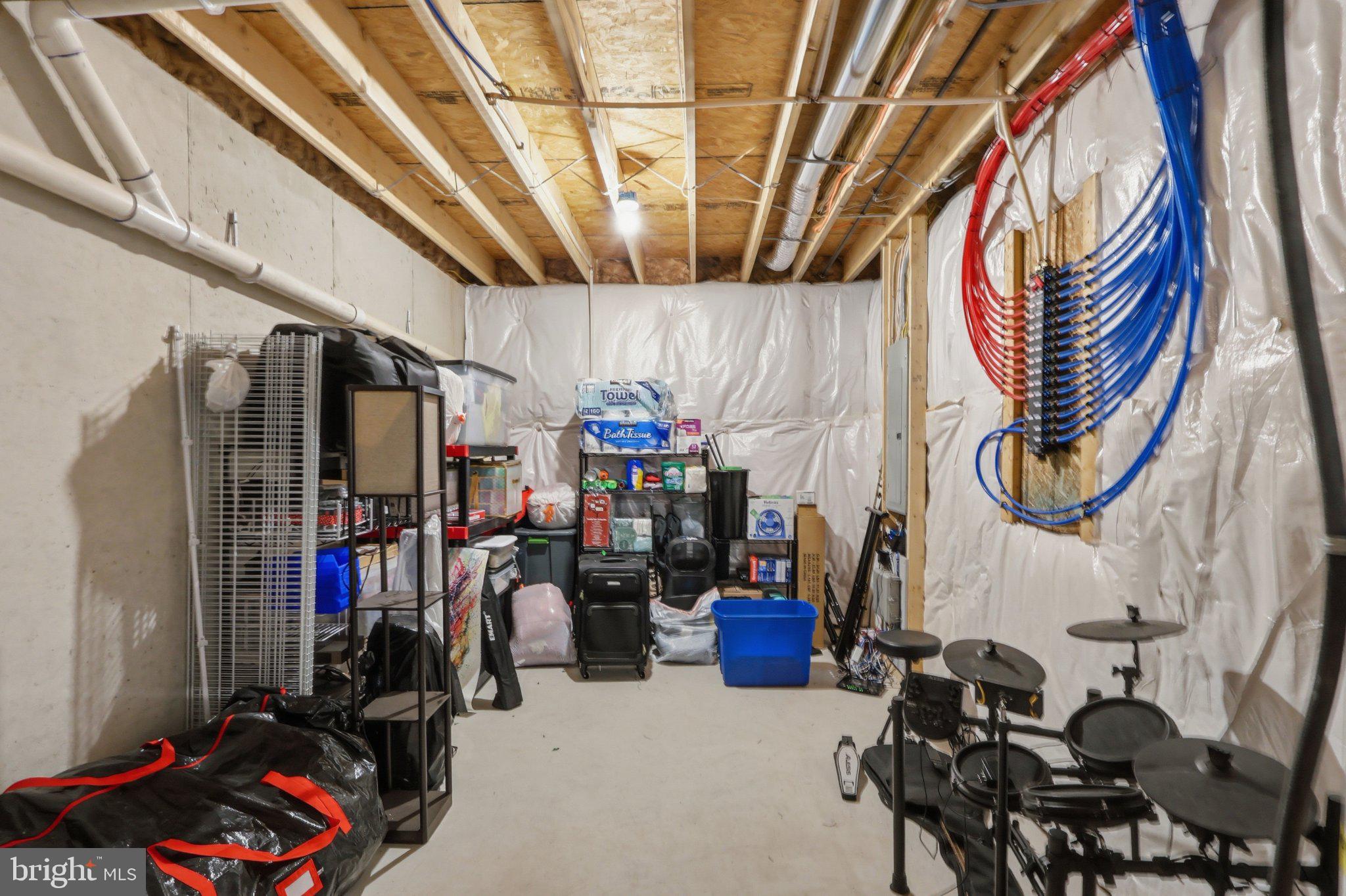 MAINLAND POINTE 1 - Residential