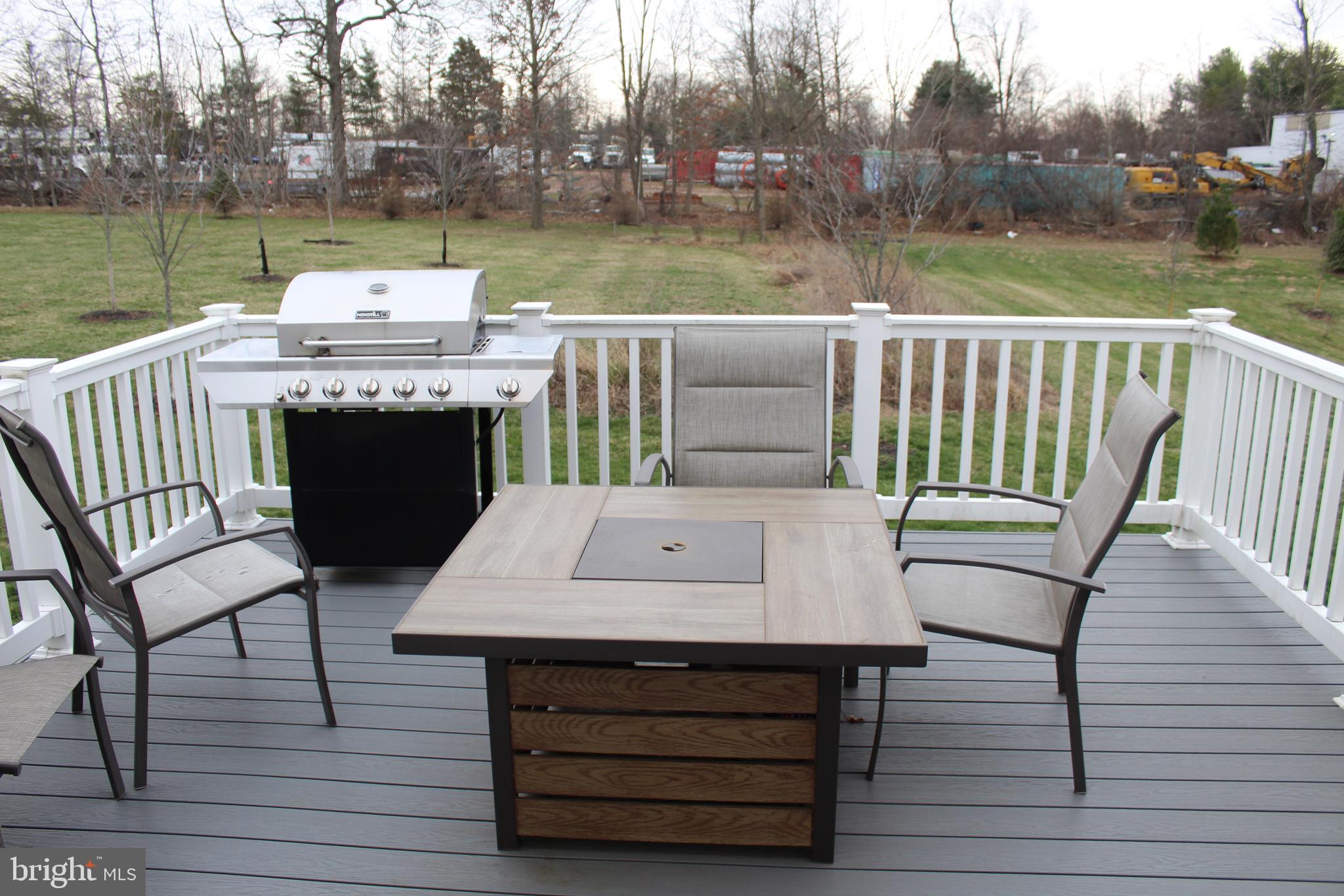 MAINLAND POINTE 1 - Residential