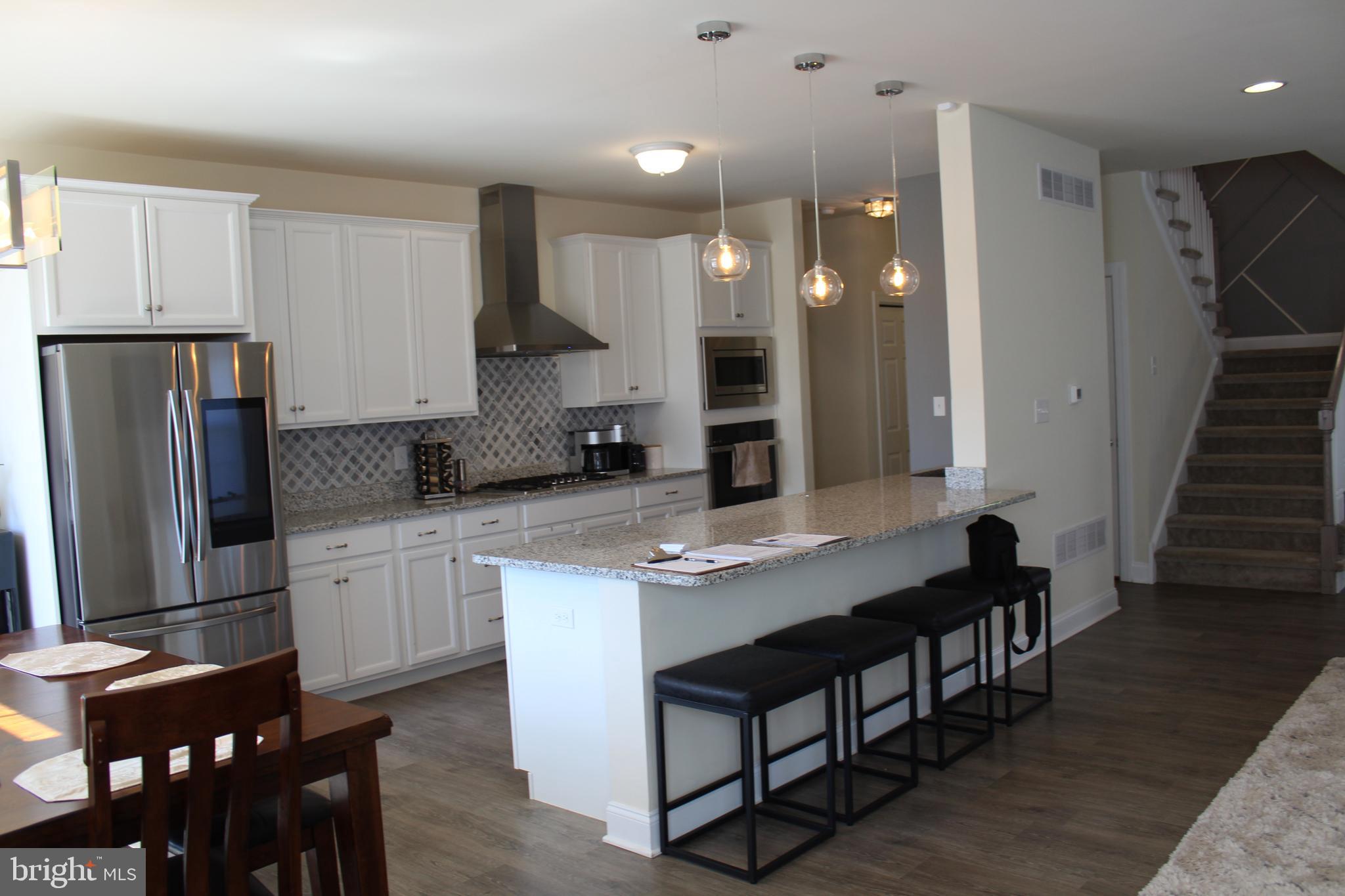 MAINLAND POINTE 1 - Residential