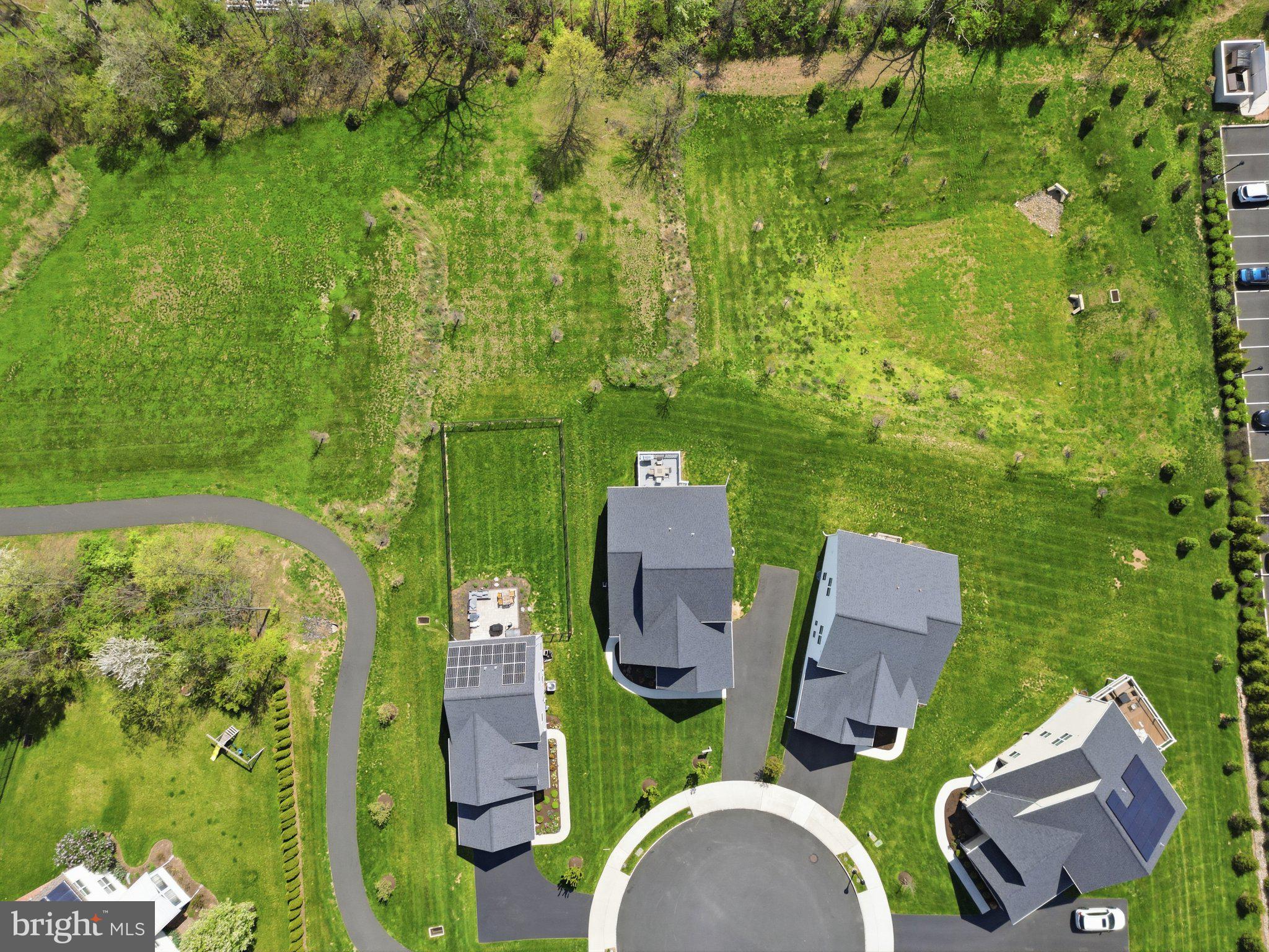 MAINLAND POINTE 1 - Residential