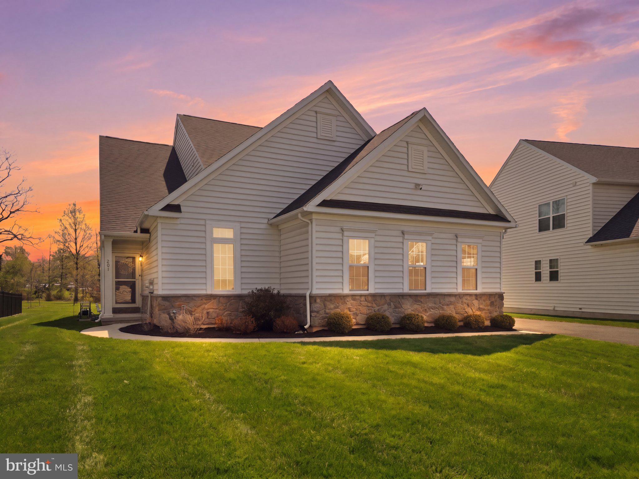 MAINLAND POINTE 1 - Residential