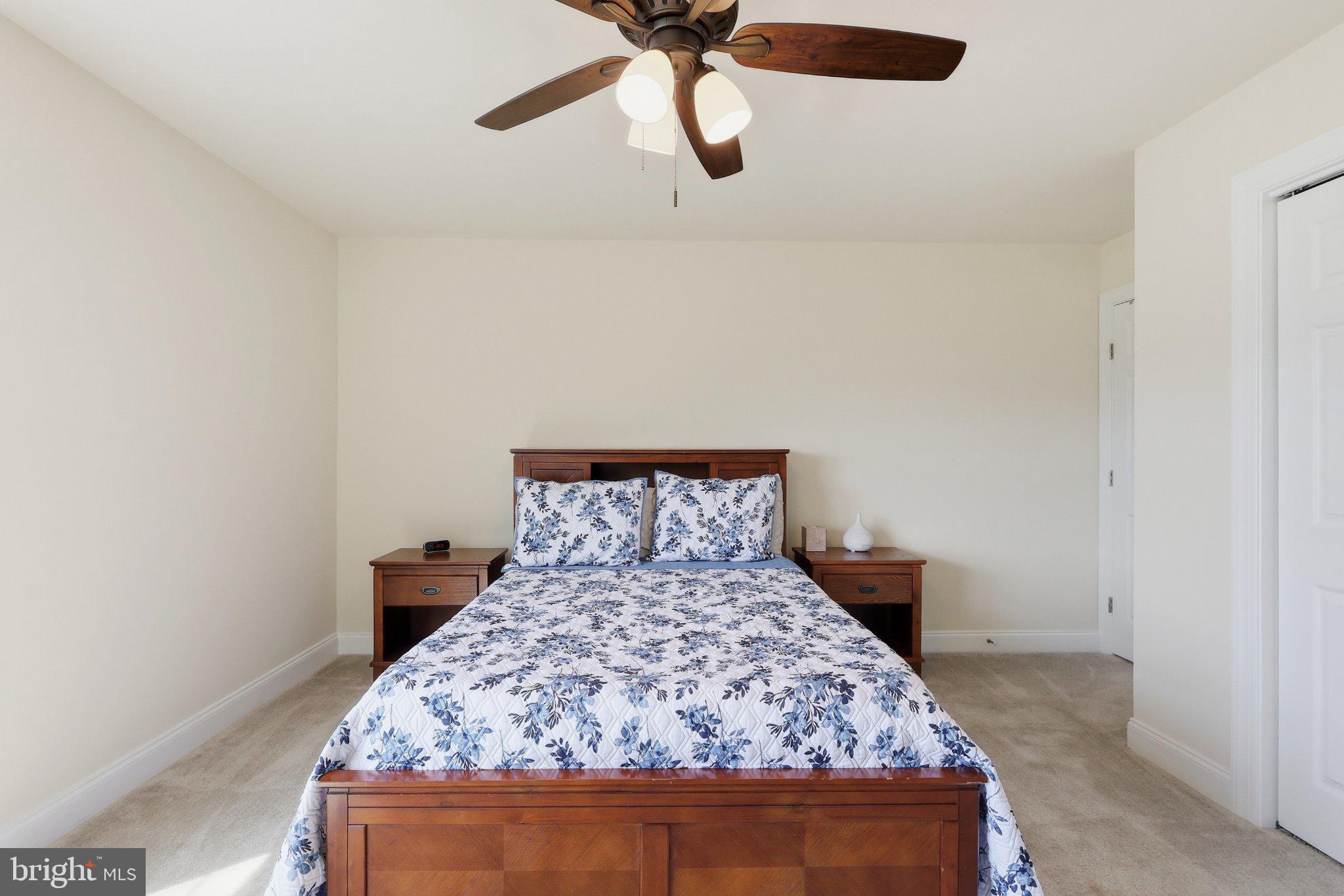 MAINLAND POINTE 1 - Residential