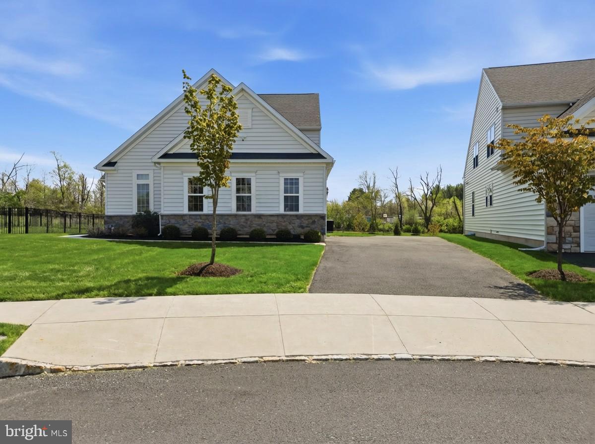 MAINLAND POINTE 1 - Residential