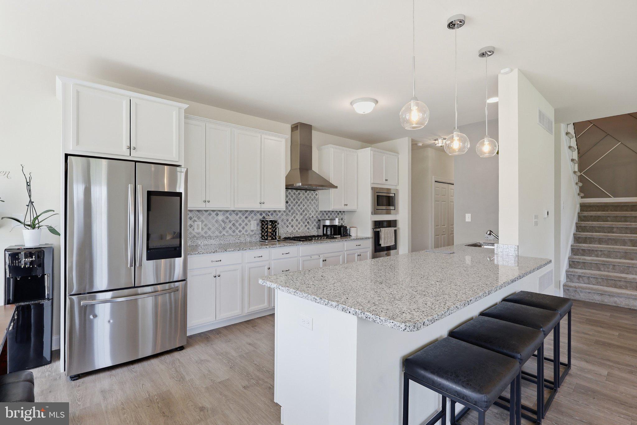 MAINLAND POINTE 1 - Residential