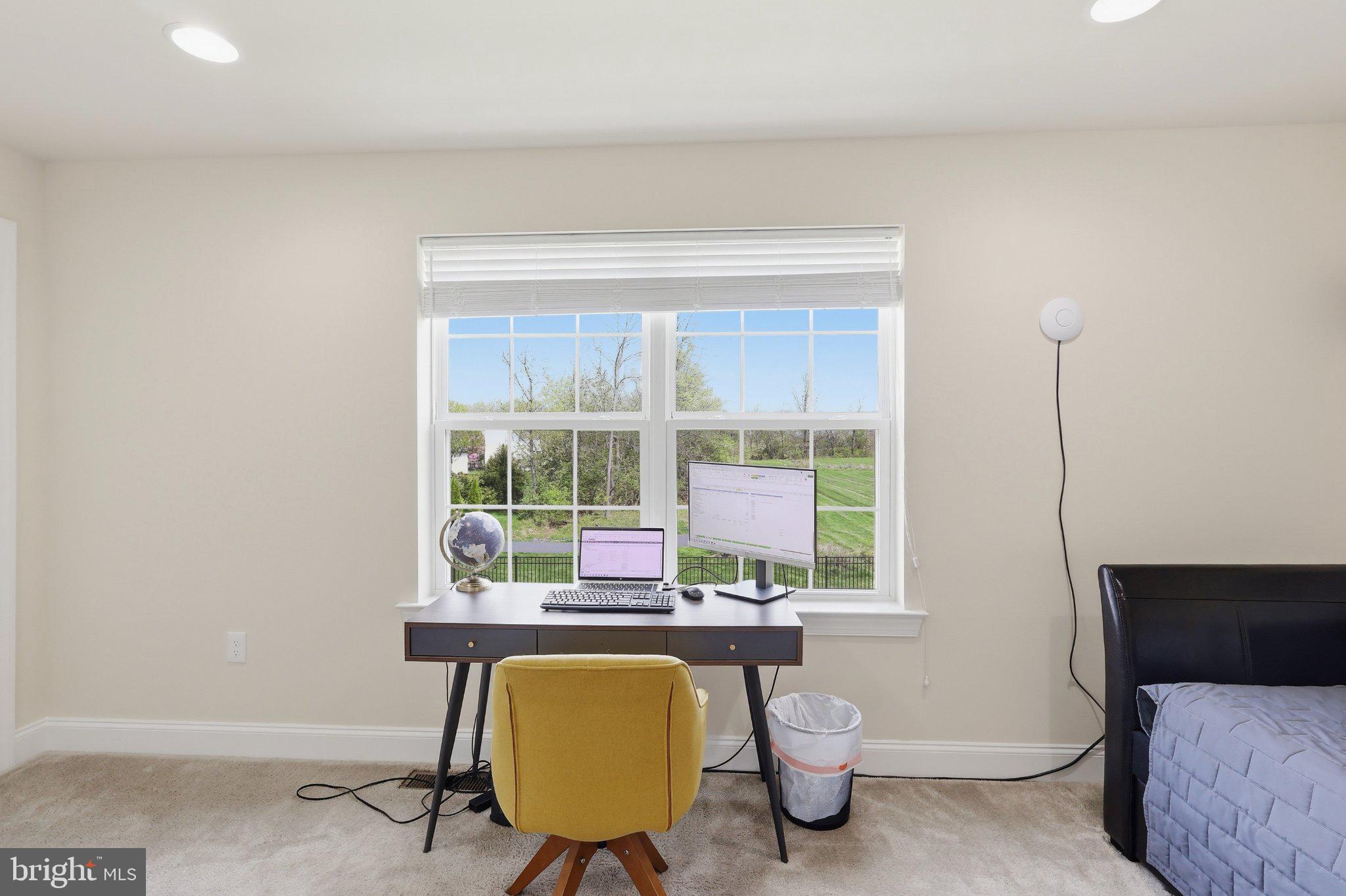 MAINLAND POINTE 1 - Residential