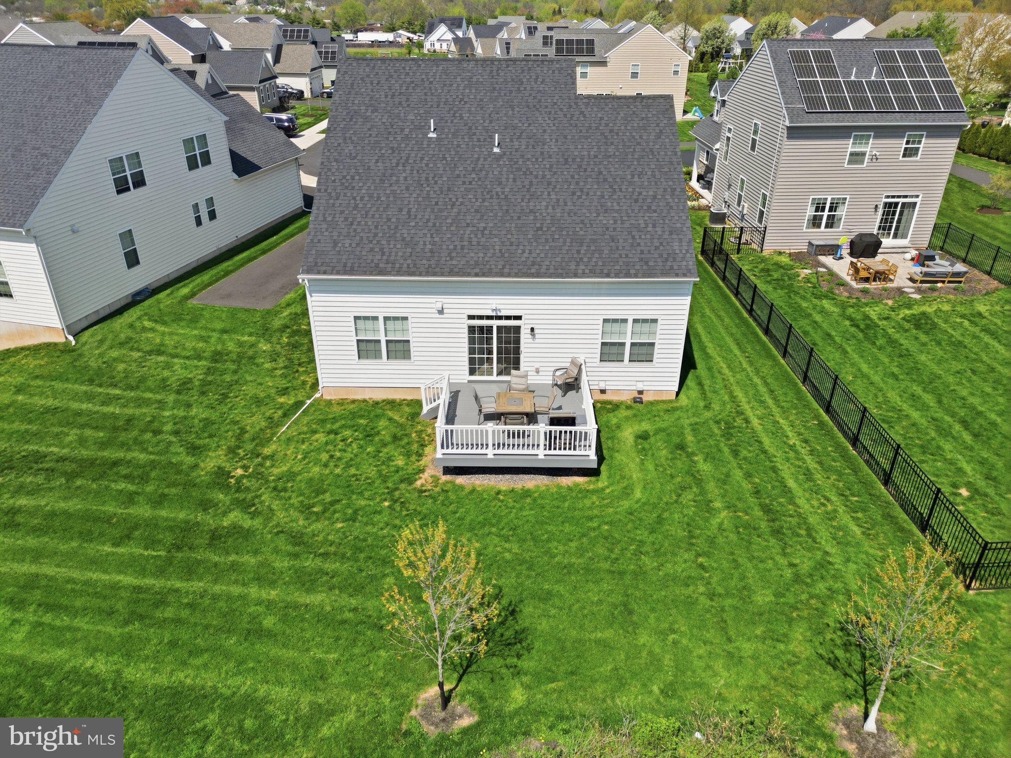 MAINLAND POINTE 1 - Residential