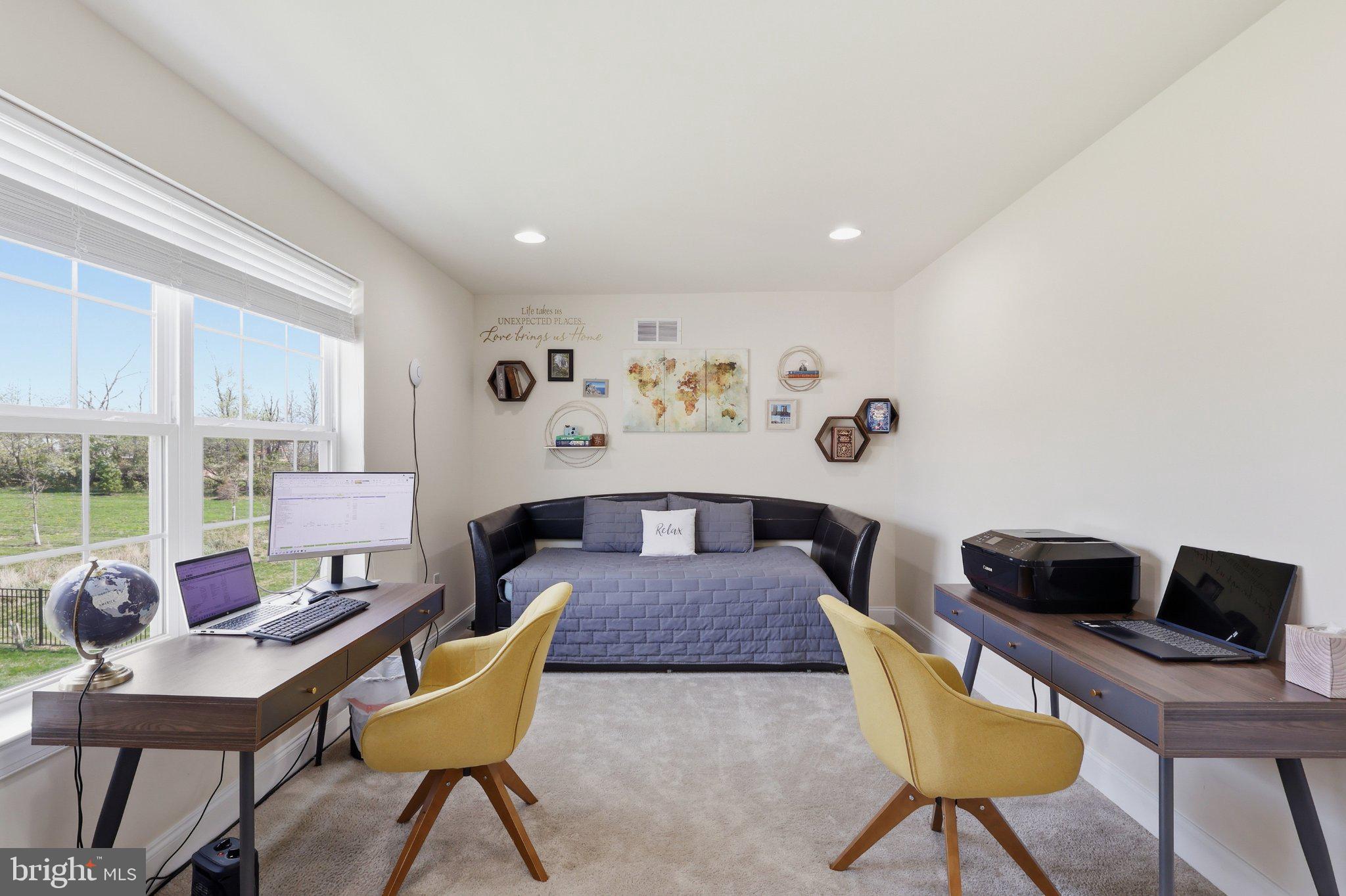 MAINLAND POINTE 1 - Residential