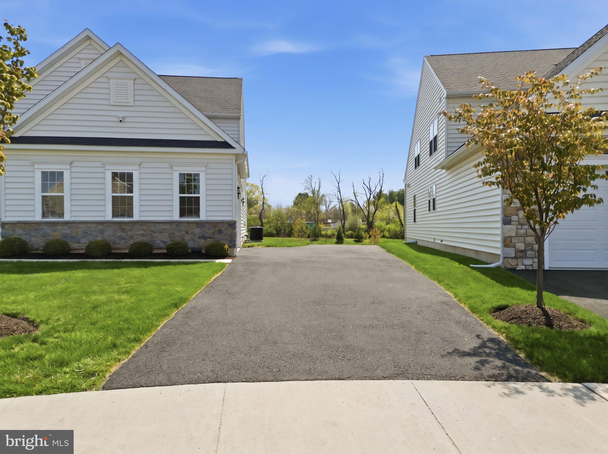 MAINLAND POINTE 1 - Residential