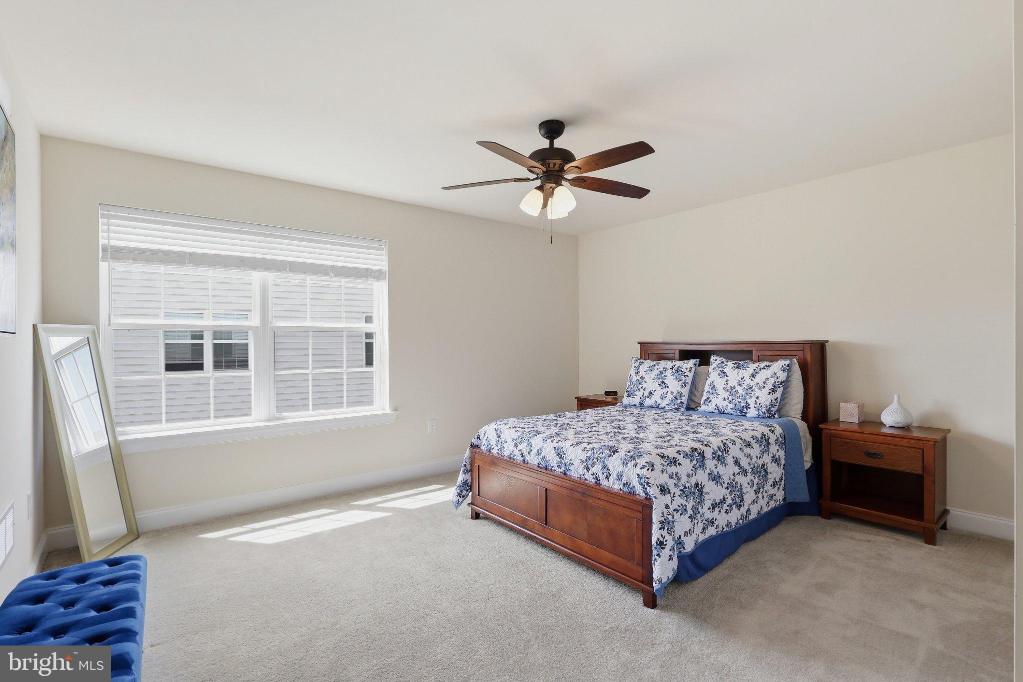 MAINLAND POINTE 1 - Residential