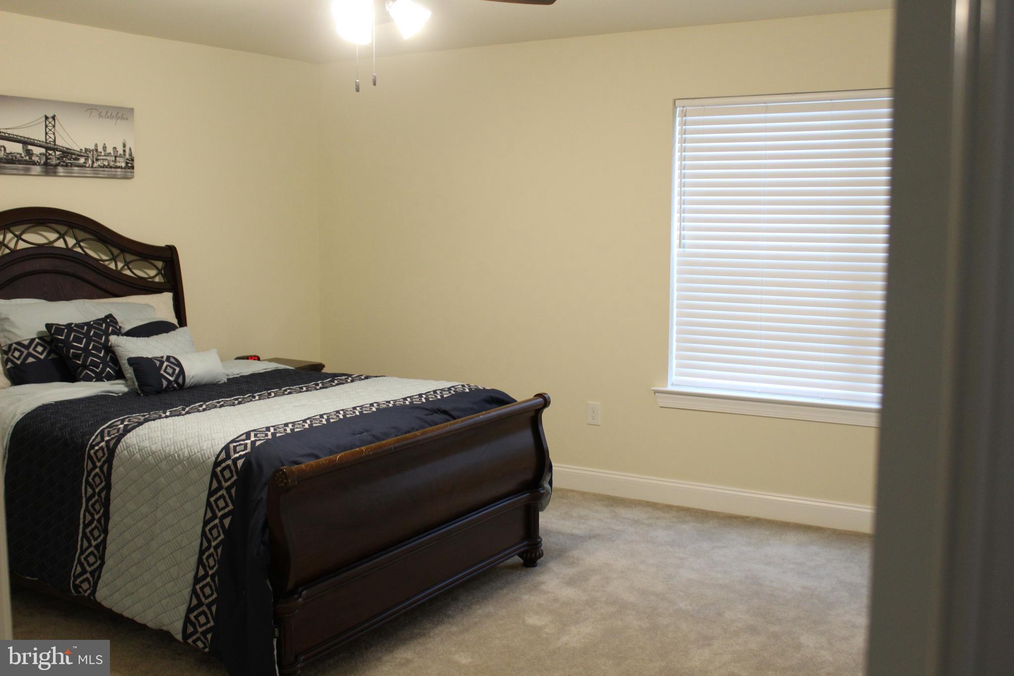 MAINLAND POINTE 1 - Residential