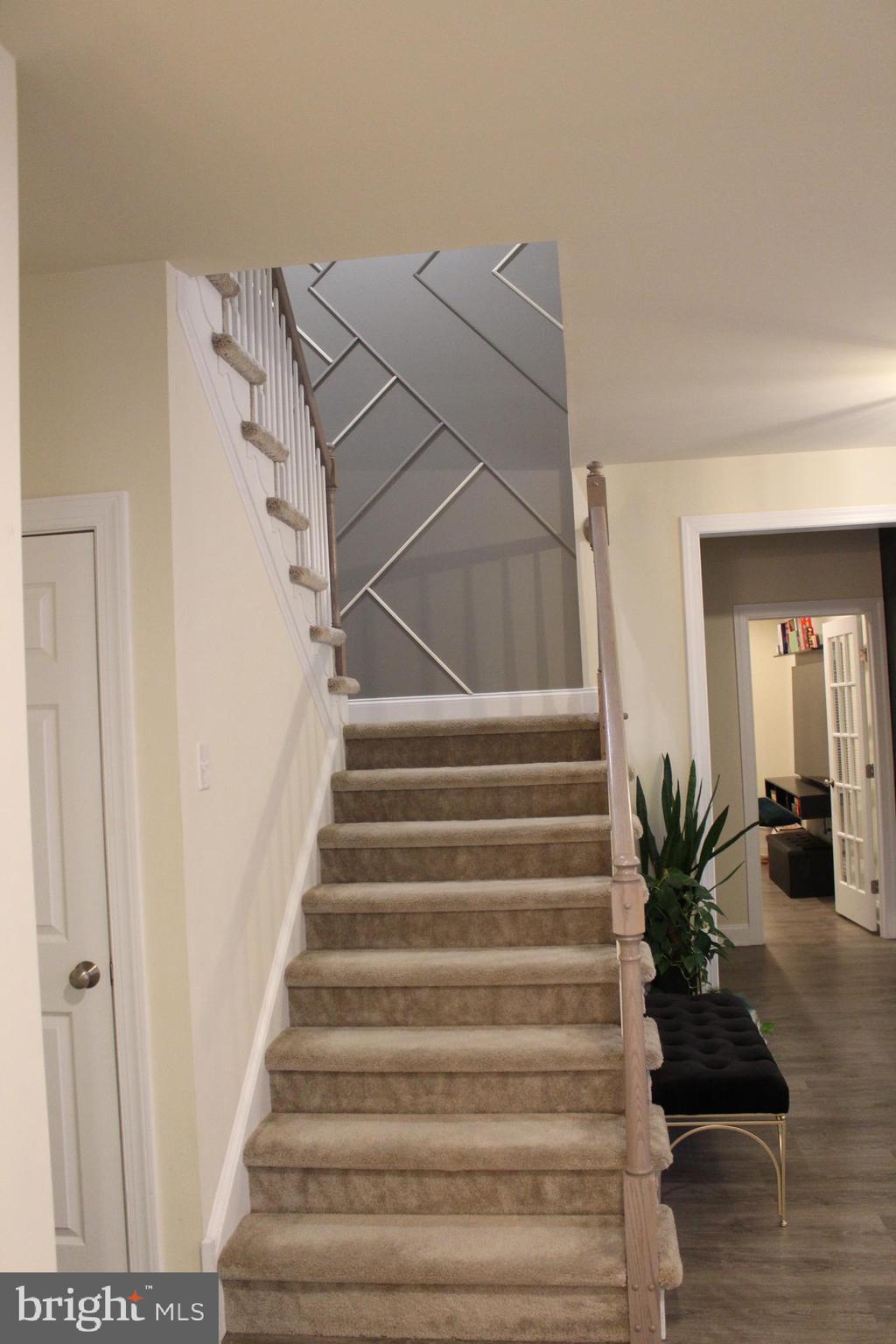 MAINLAND POINTE 1 - Residential