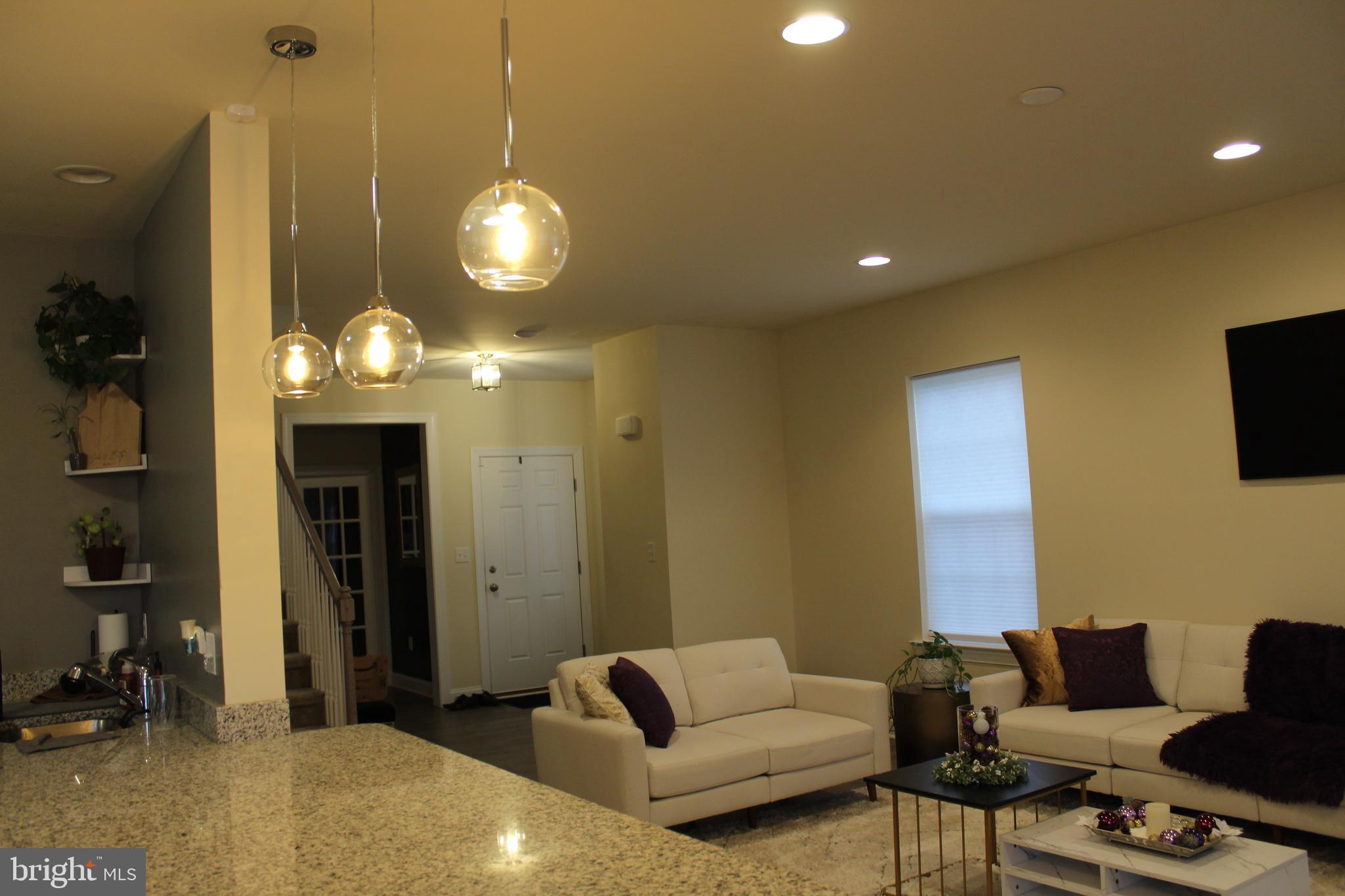 MAINLAND POINTE 1 - Residential