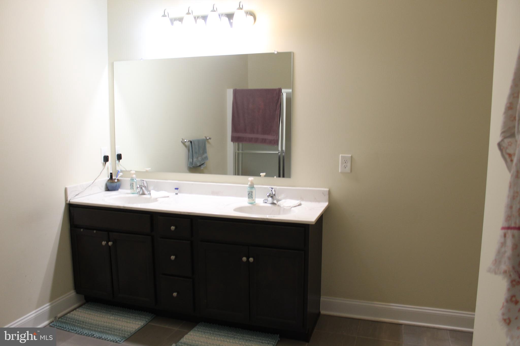 MAINLAND POINTE 1 - Residential