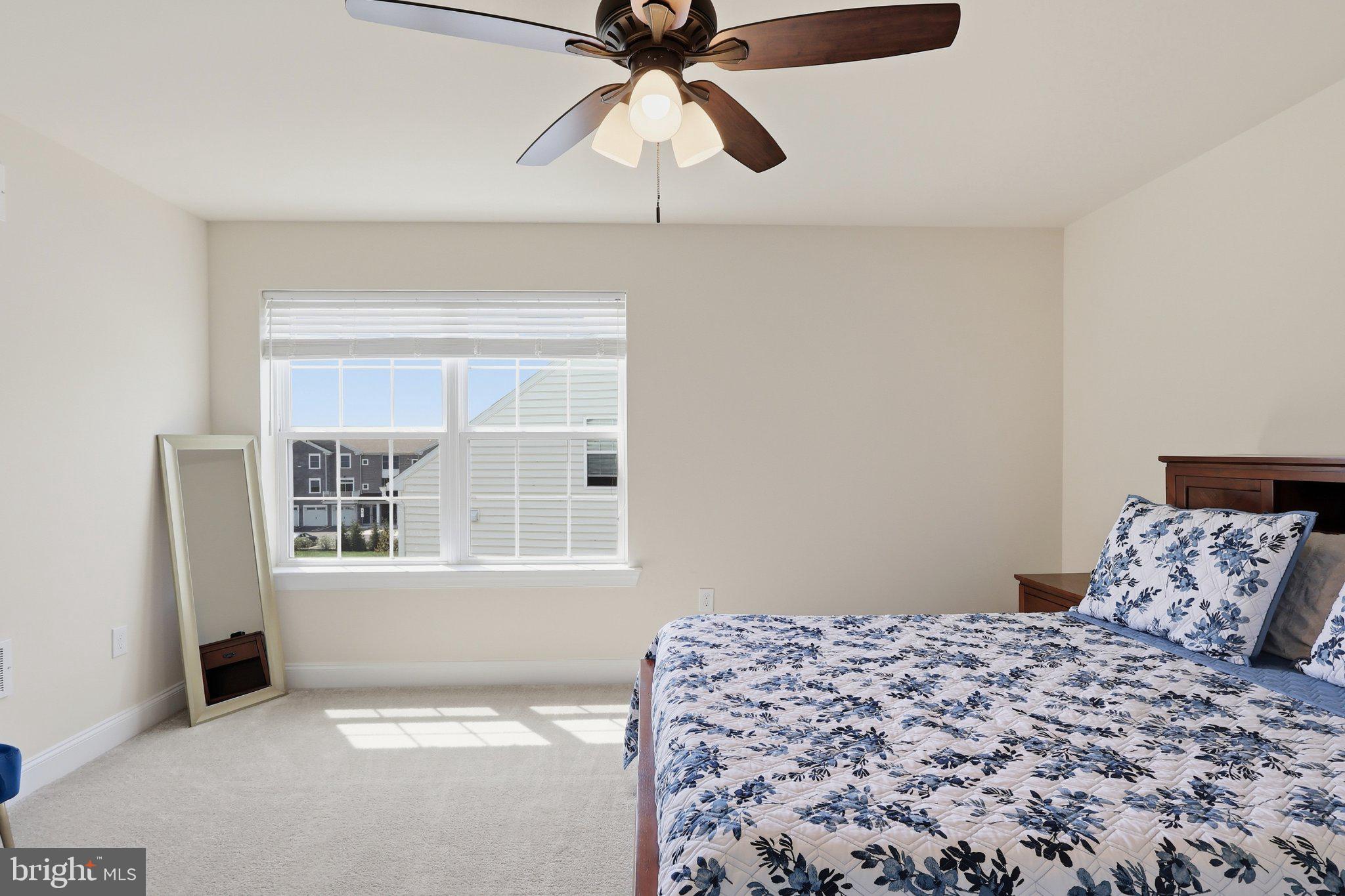 MAINLAND POINTE 1 - Residential