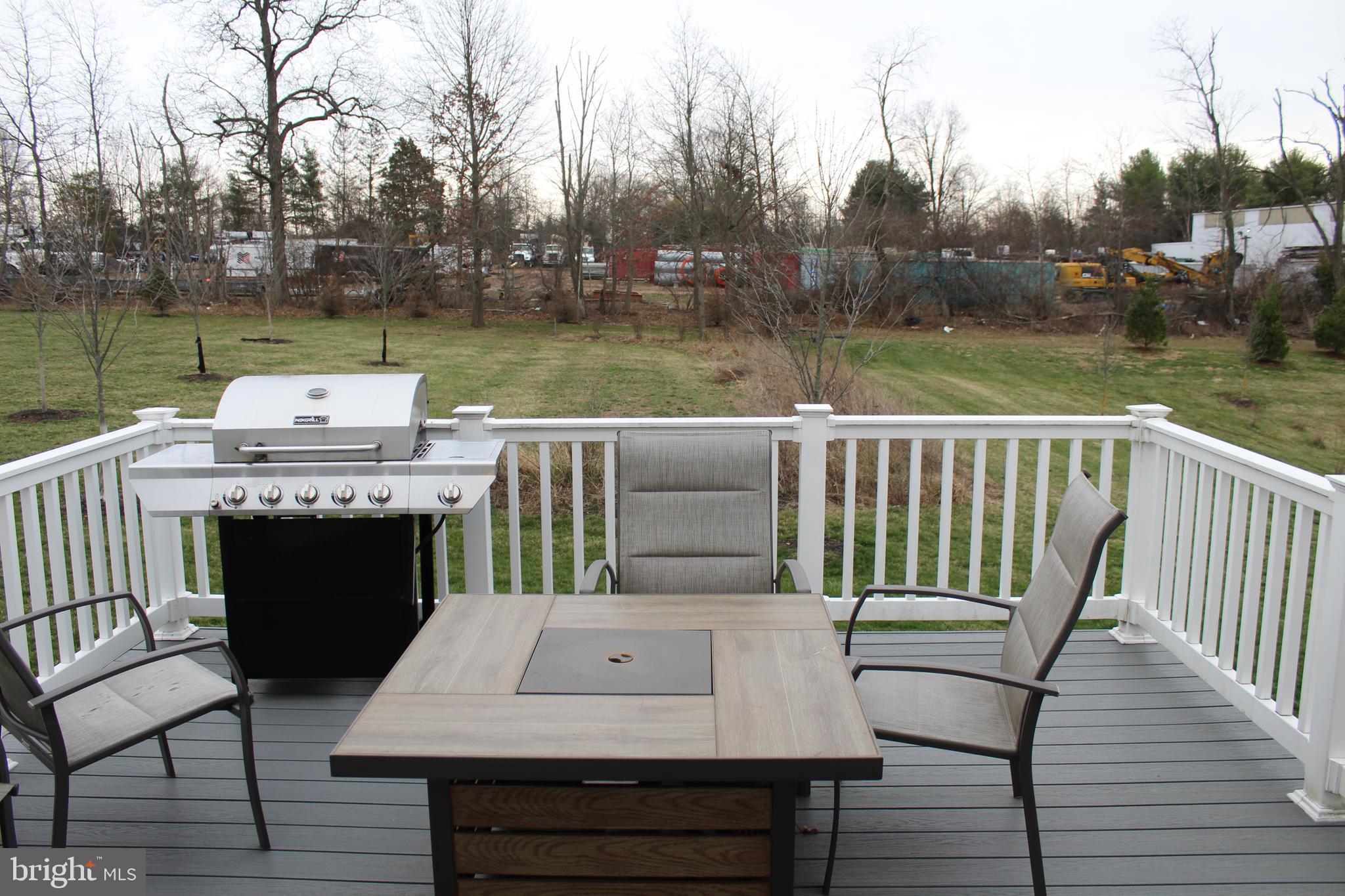 MAINLAND POINTE 1 - Residential