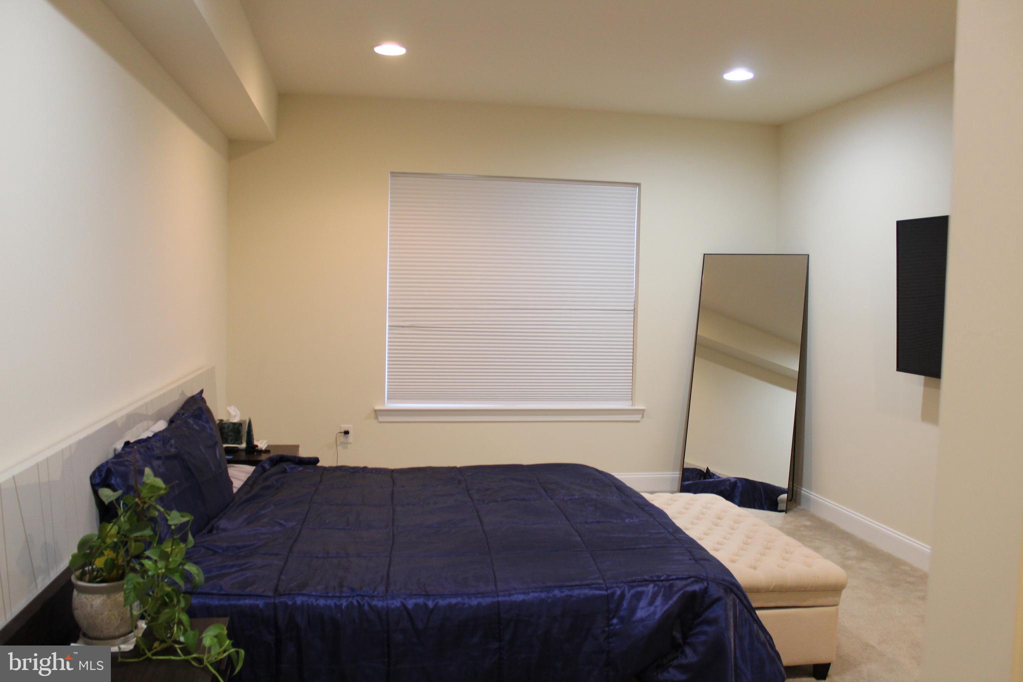 MAINLAND POINTE 1 - Residential