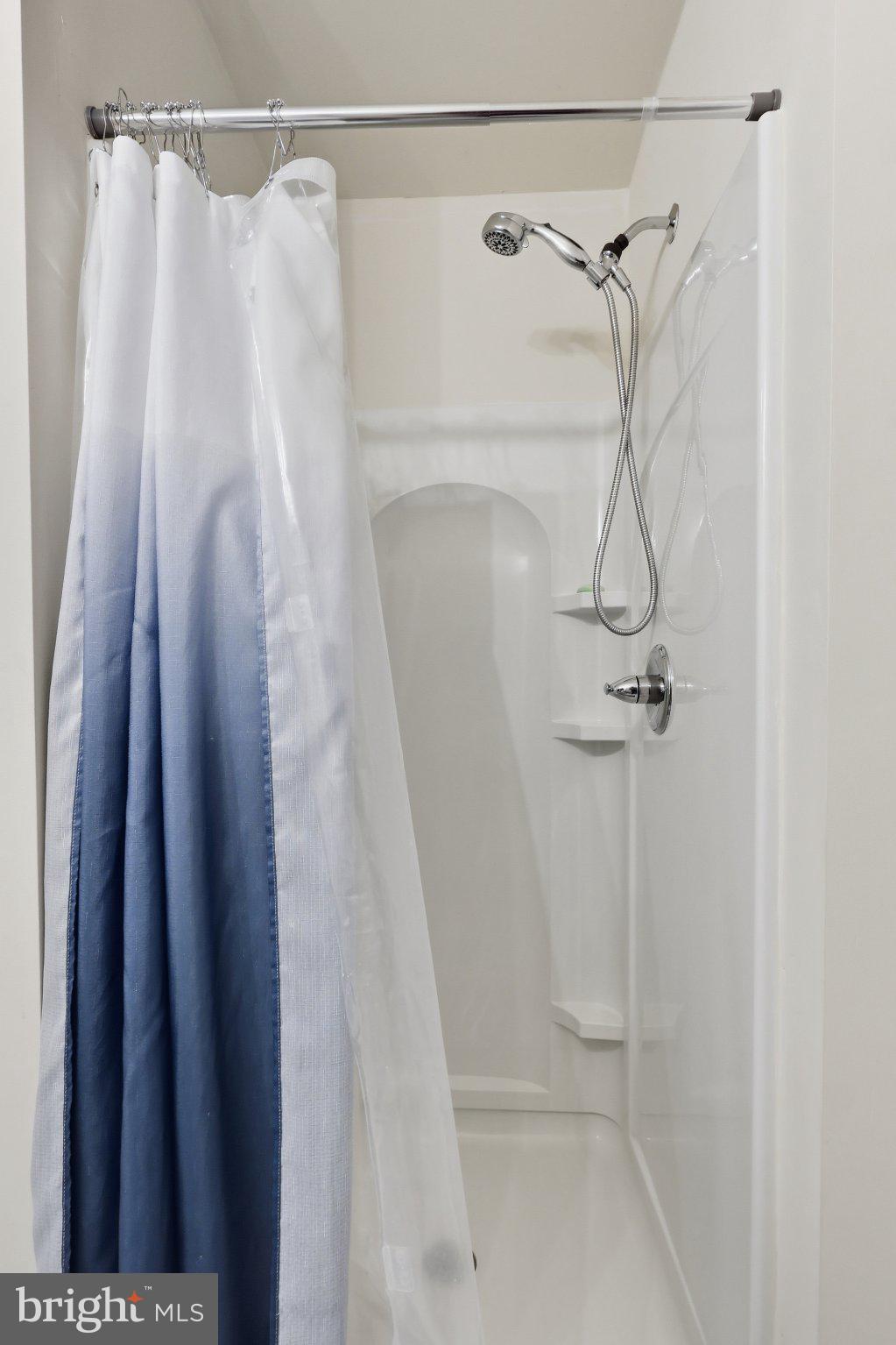 MAINLAND POINTE 1 - Residential