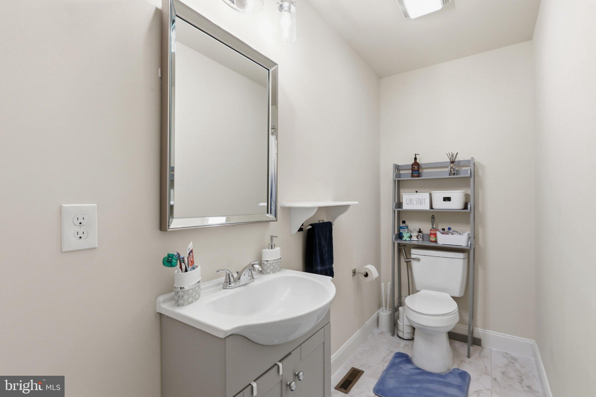 MAINLAND POINTE 1 - Residential