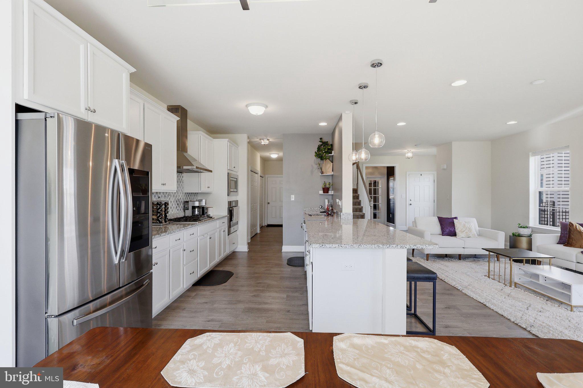 MAINLAND POINTE 1 - Residential