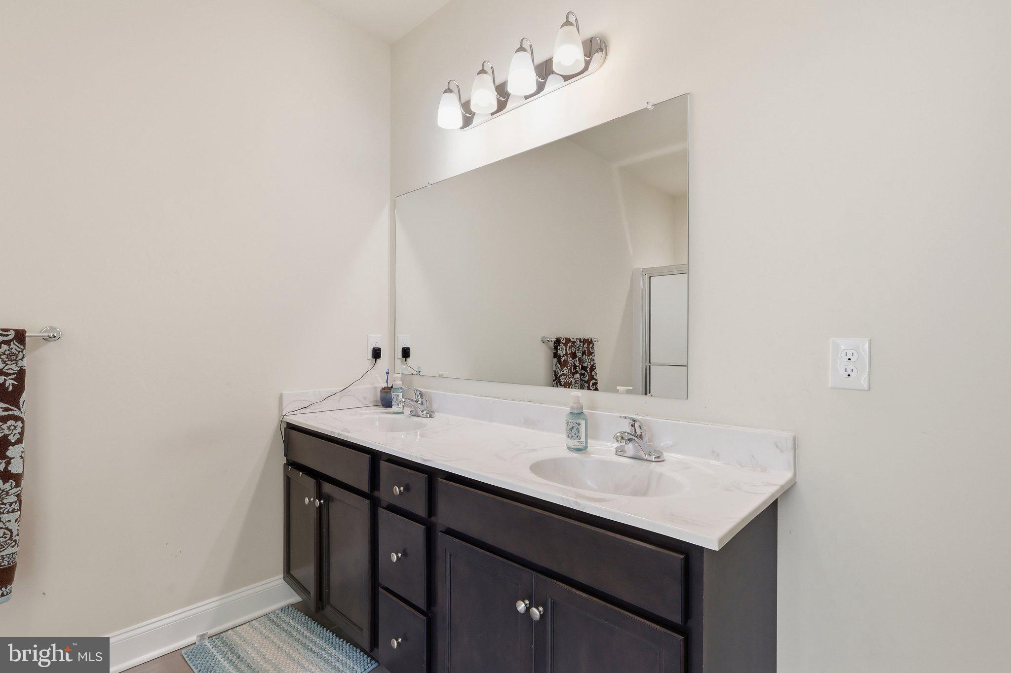 MAINLAND POINTE 1 - Residential