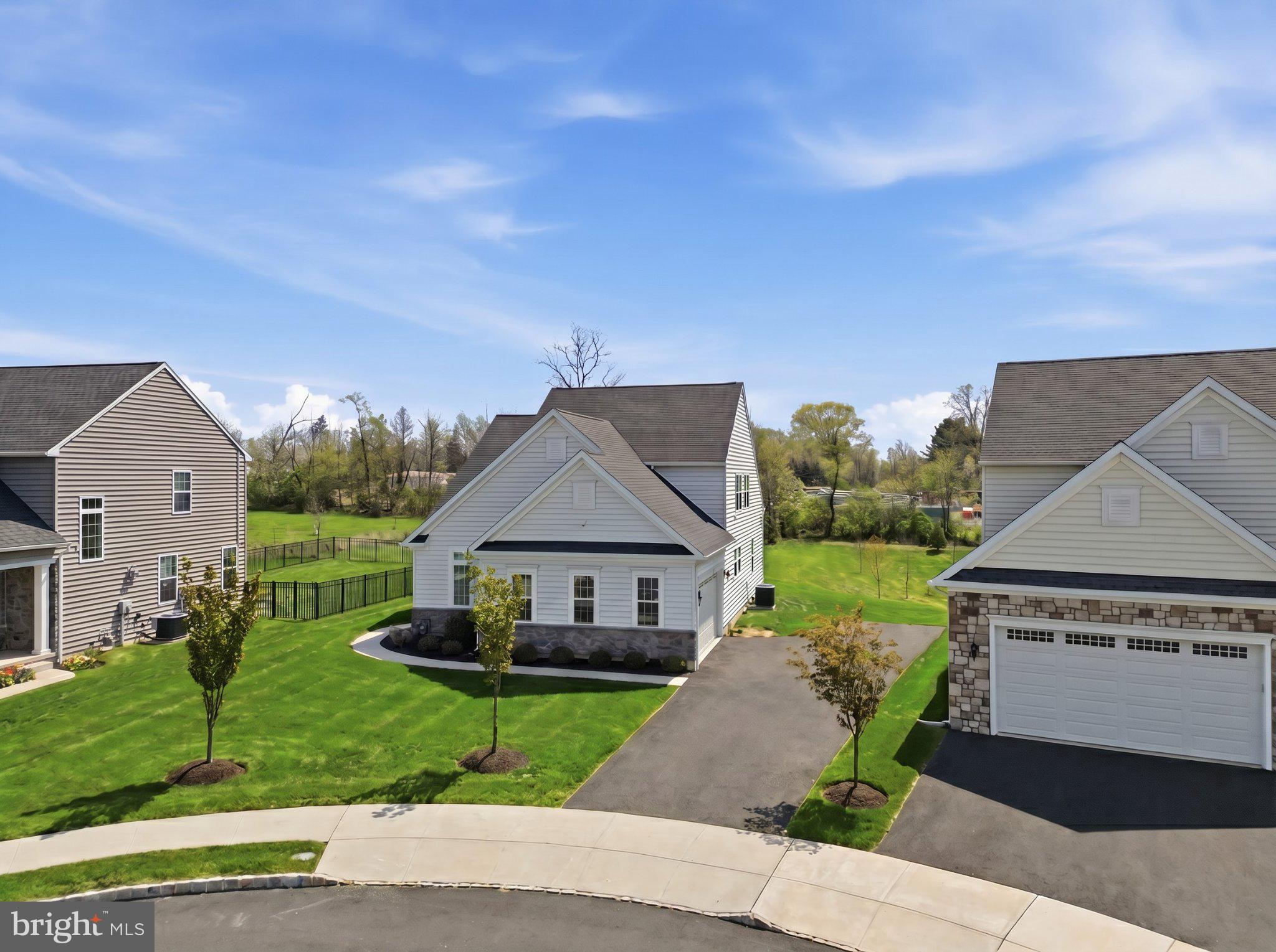 MAINLAND POINTE 1 - Residential