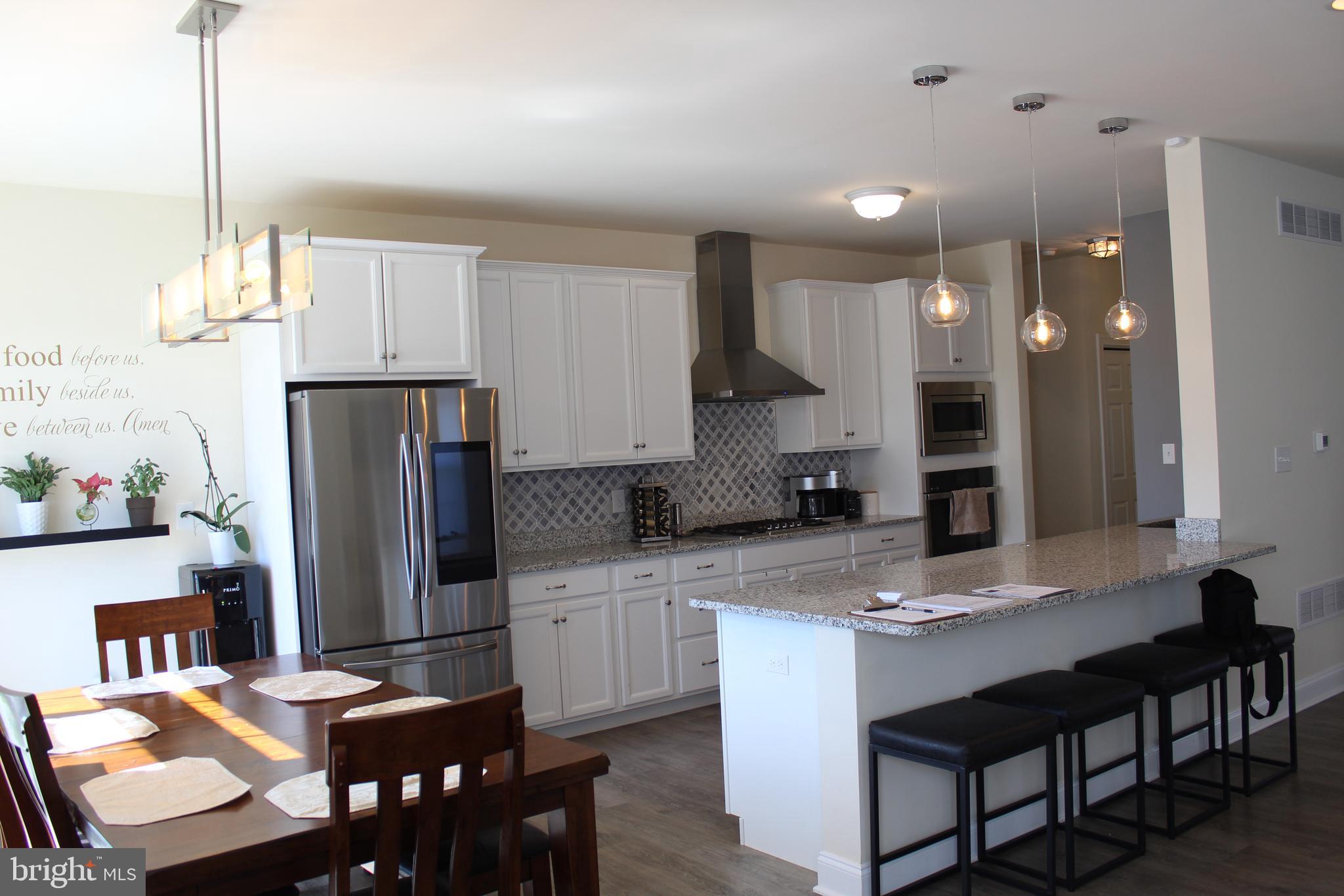 MAINLAND POINTE 1 - Residential