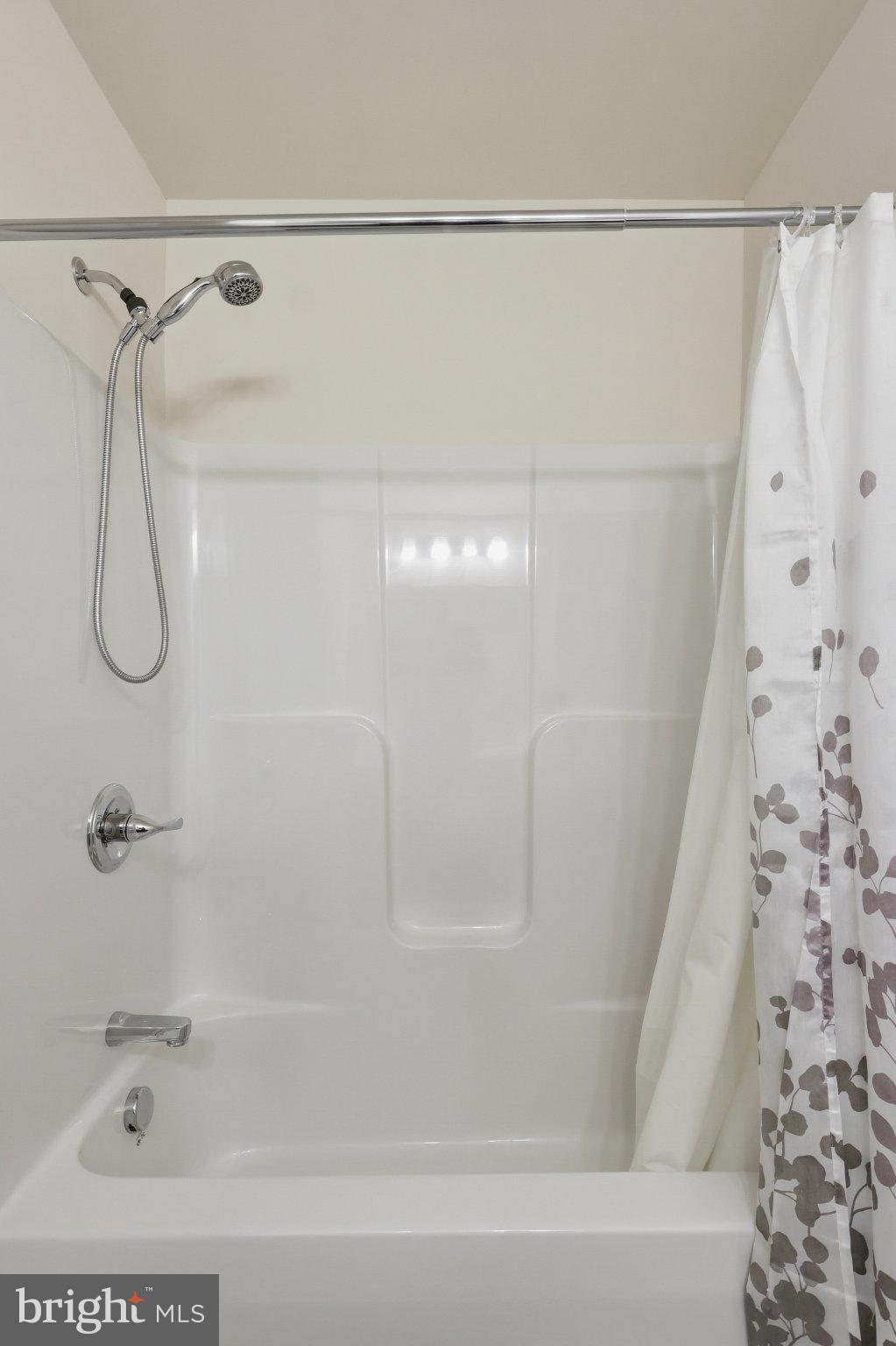 MAINLAND POINTE 1 - Residential