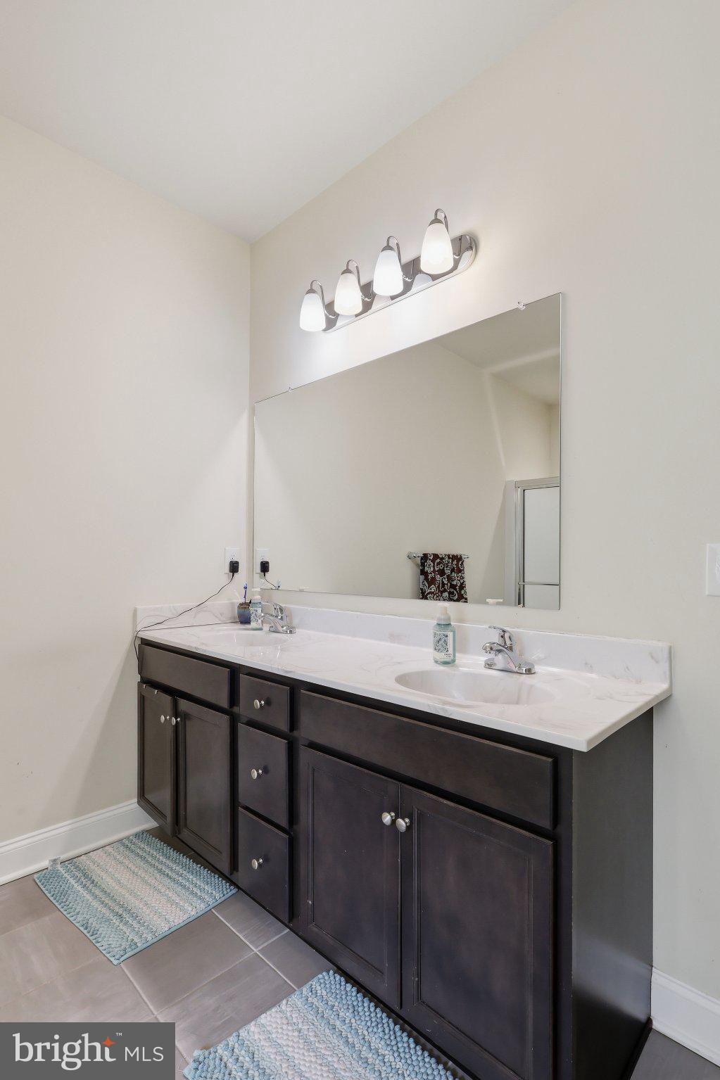 MAINLAND POINTE 1 - Residential