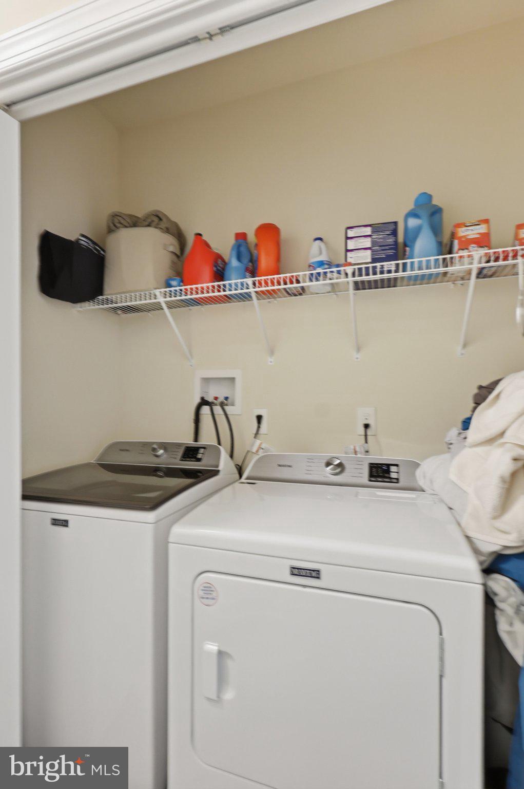 MAINLAND POINTE 1 - Residential