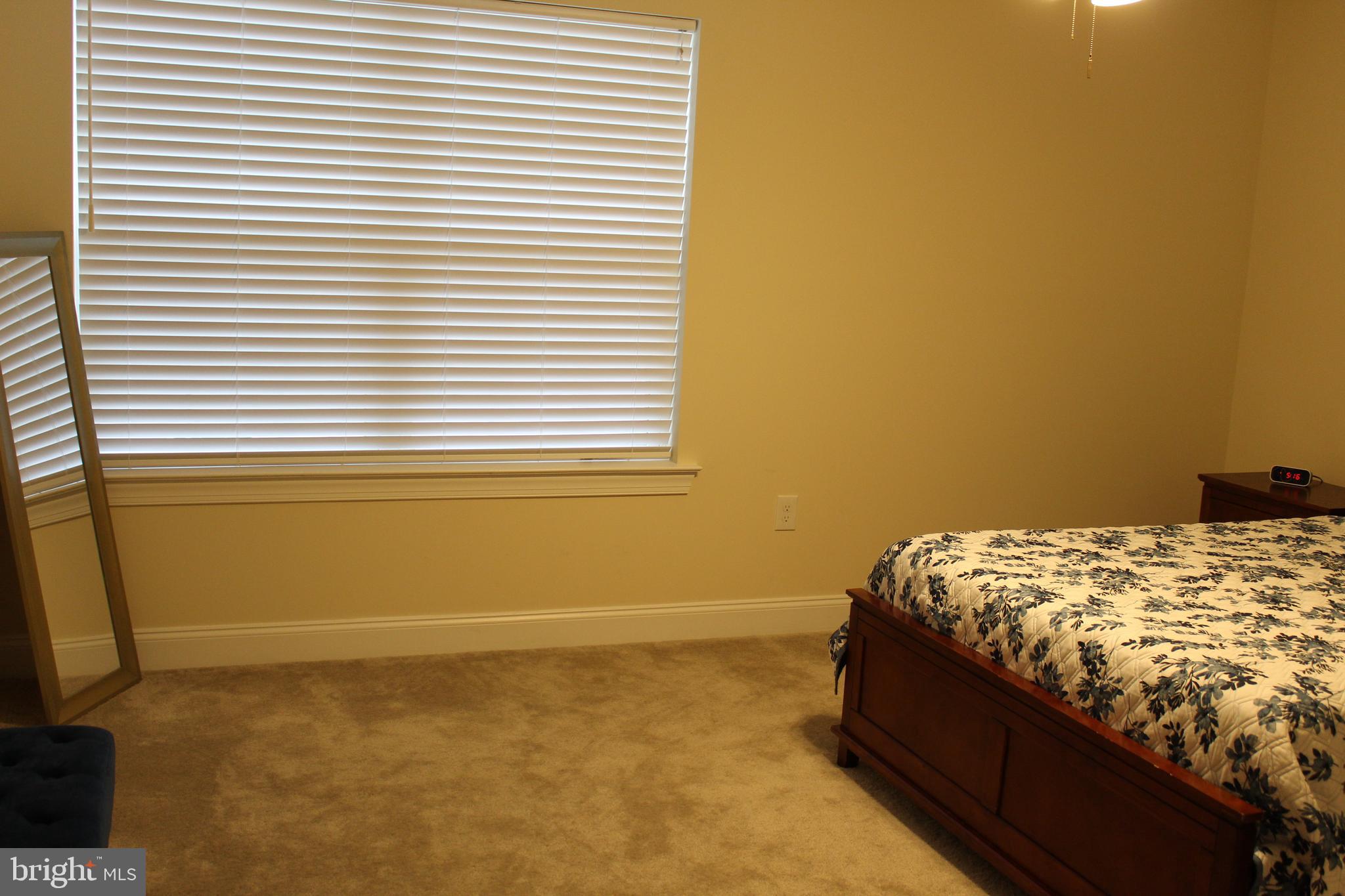 MAINLAND POINTE 1 - Residential