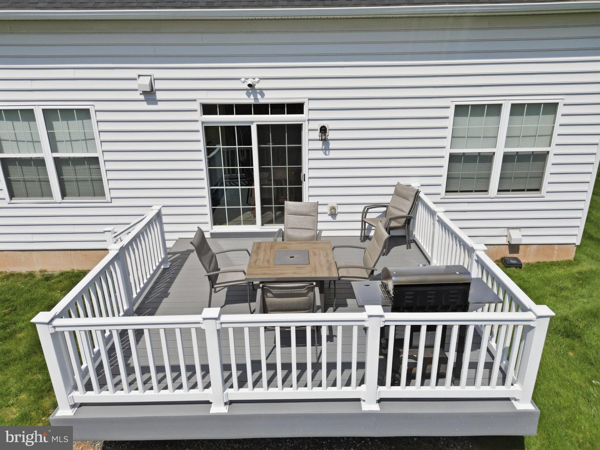 MAINLAND POINTE 1 - Residential