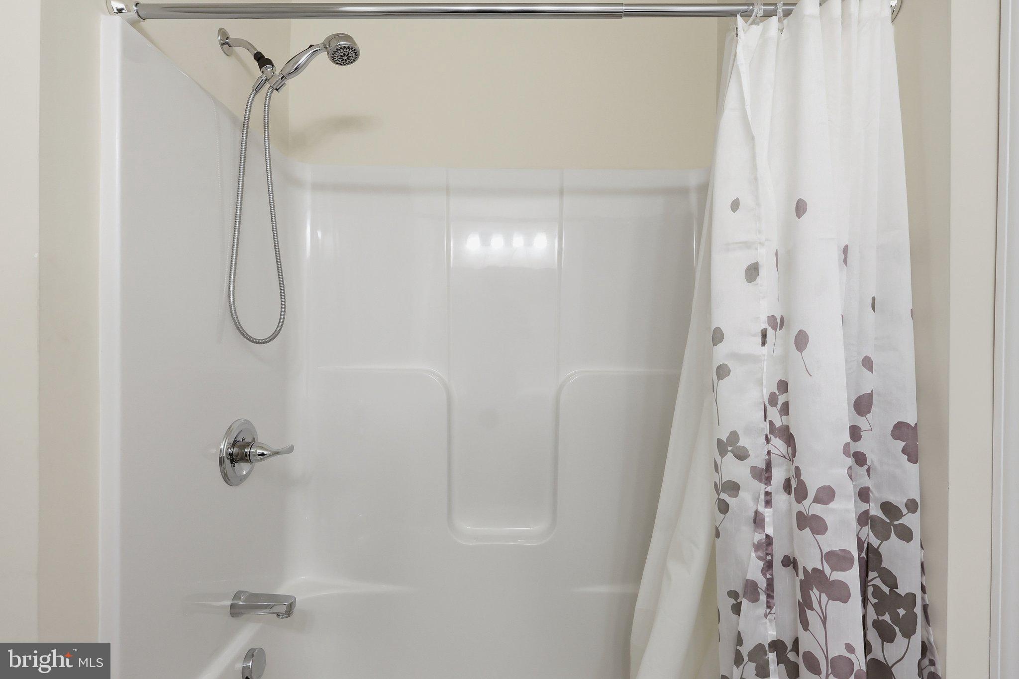 MAINLAND POINTE 1 - Residential