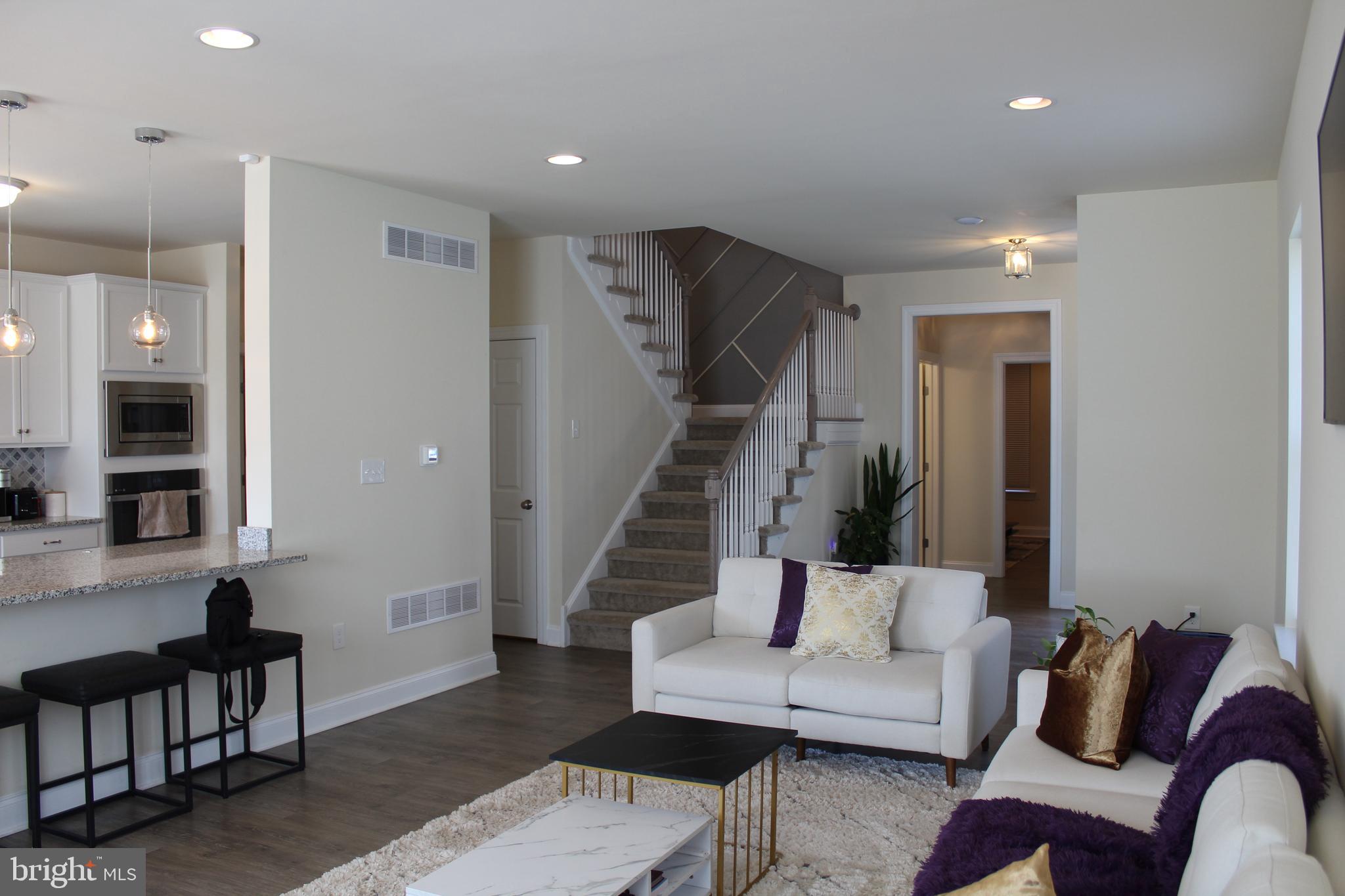 MAINLAND POINTE 1 - Residential